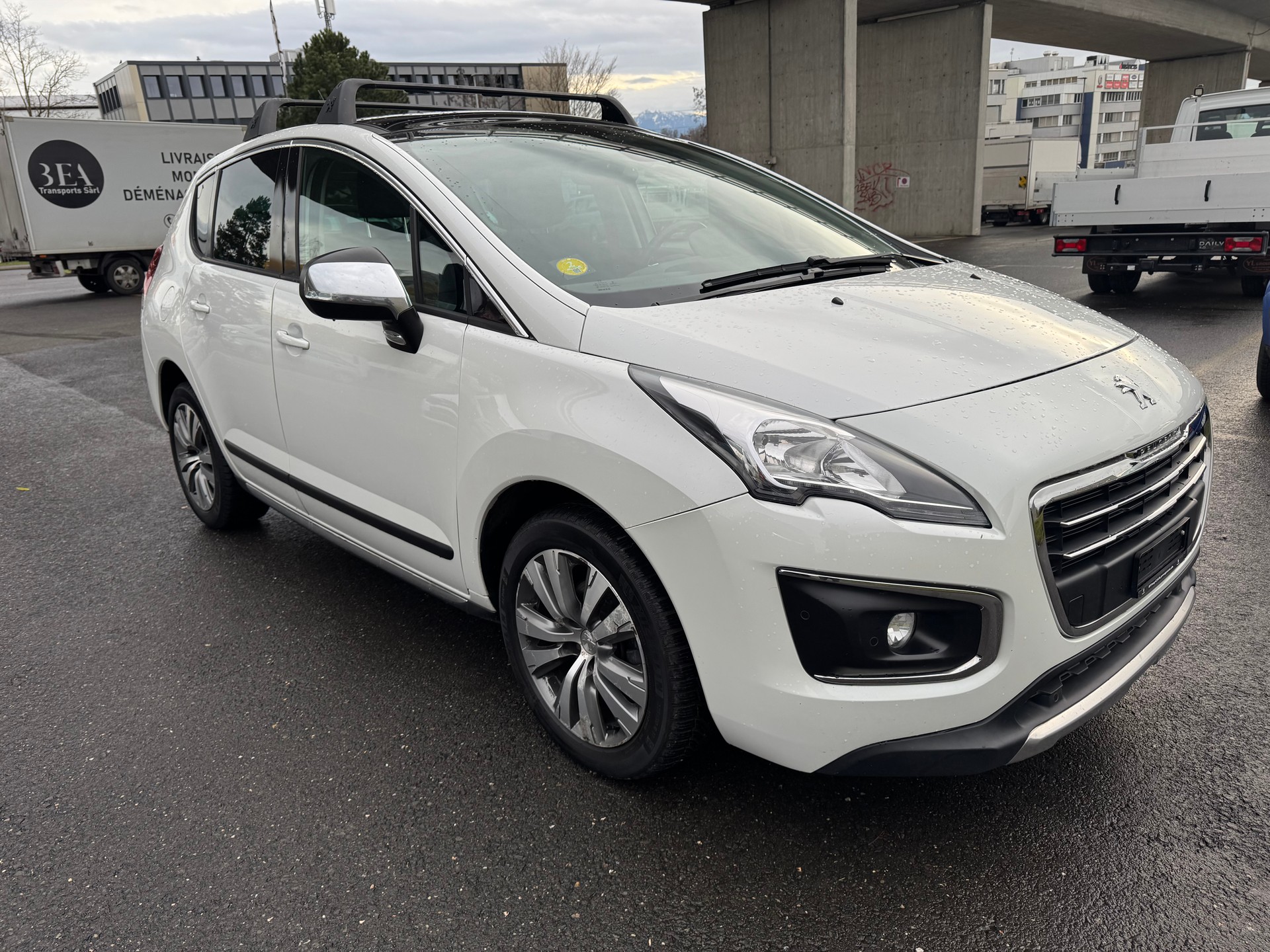 PEUGEOT 3008 1.6 Blue HDI Sensation Tiptronic-image-0