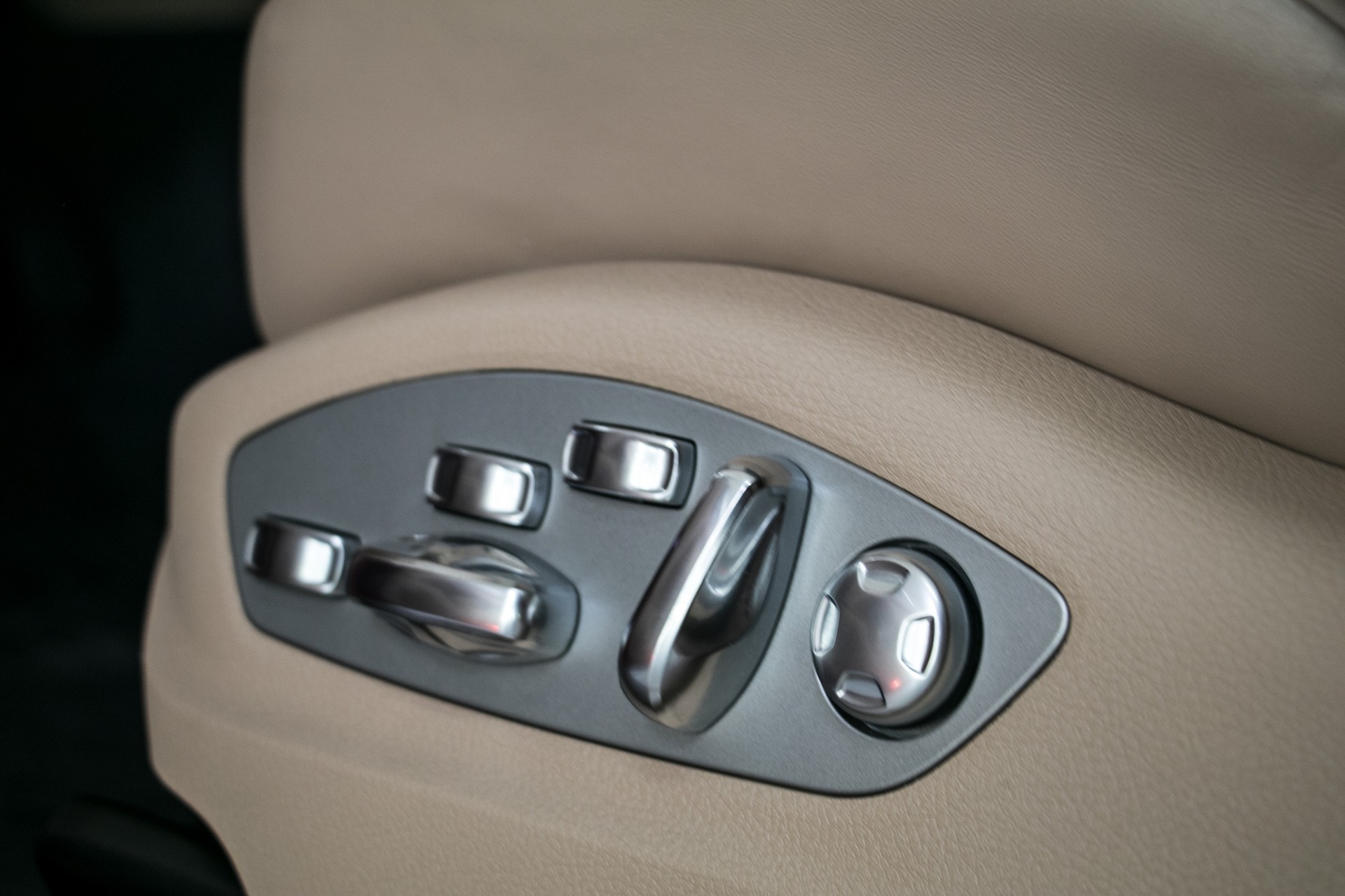 PORSCHE Macan S PDK-image-14