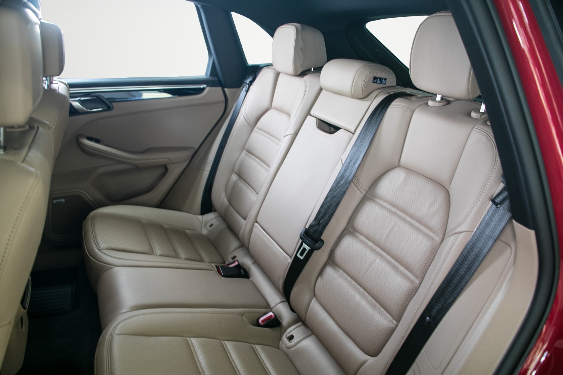 PORSCHE Macan S PDK-image-16