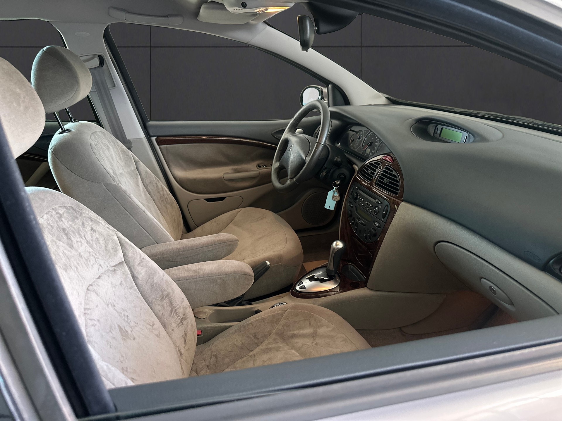 CITROEN C5 Berline 2.0i 16V SX Automatic-image-7