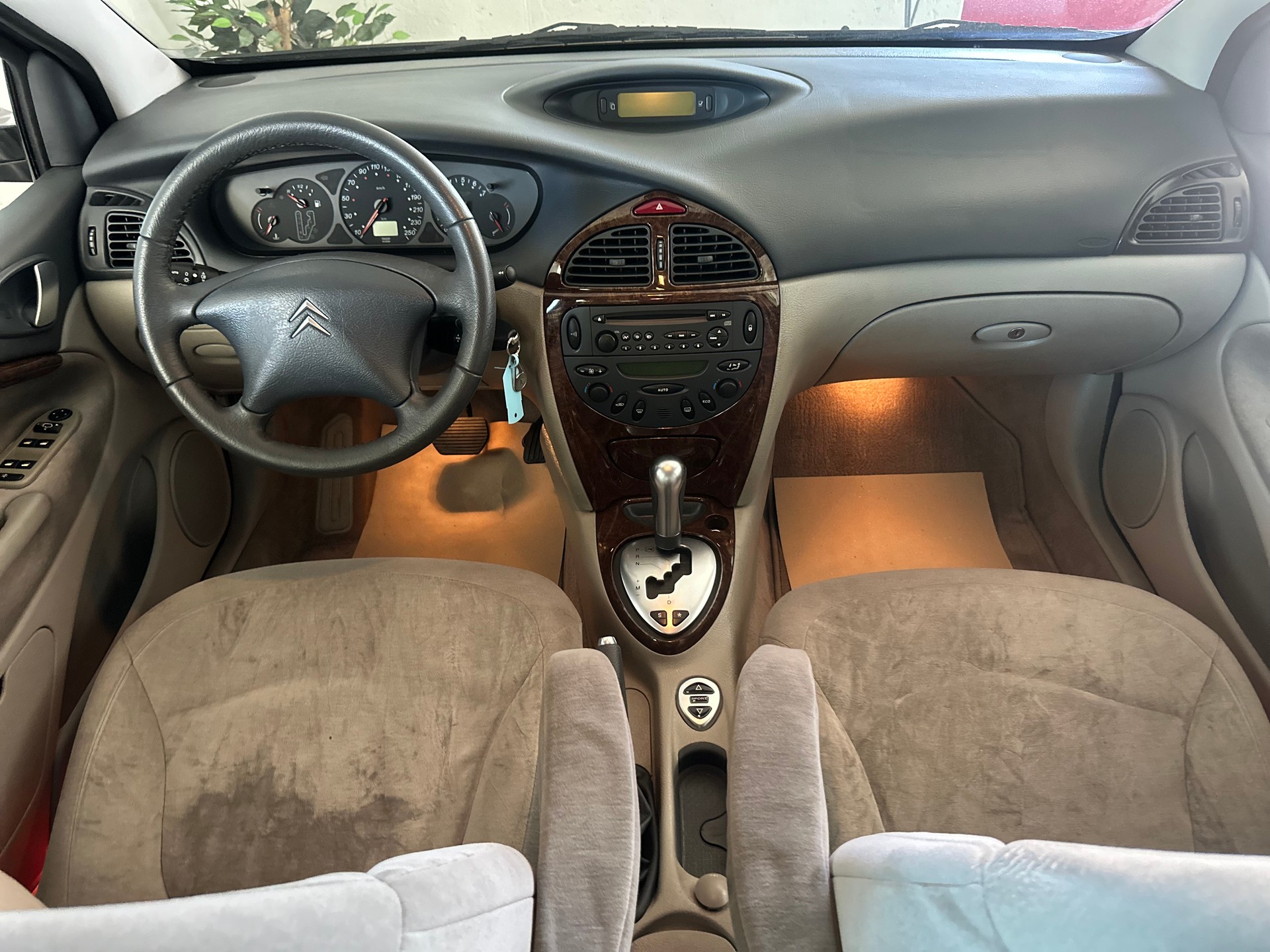 CITROEN C5 Berline 2.0i 16V SX Automatic-image-10