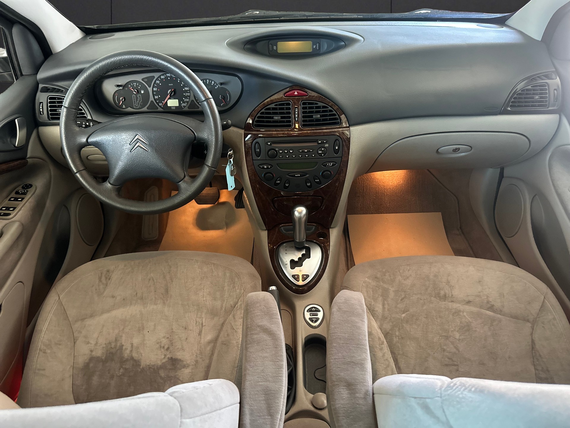 CITROEN C5 Berline 2.0i 16V SX Automatic-image-10