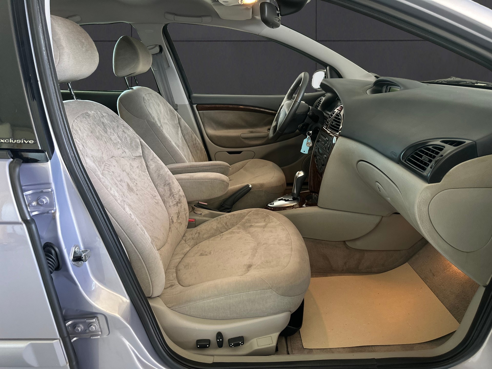 CITROEN C5 Berline 2.0i 16V SX Automatic-image-8