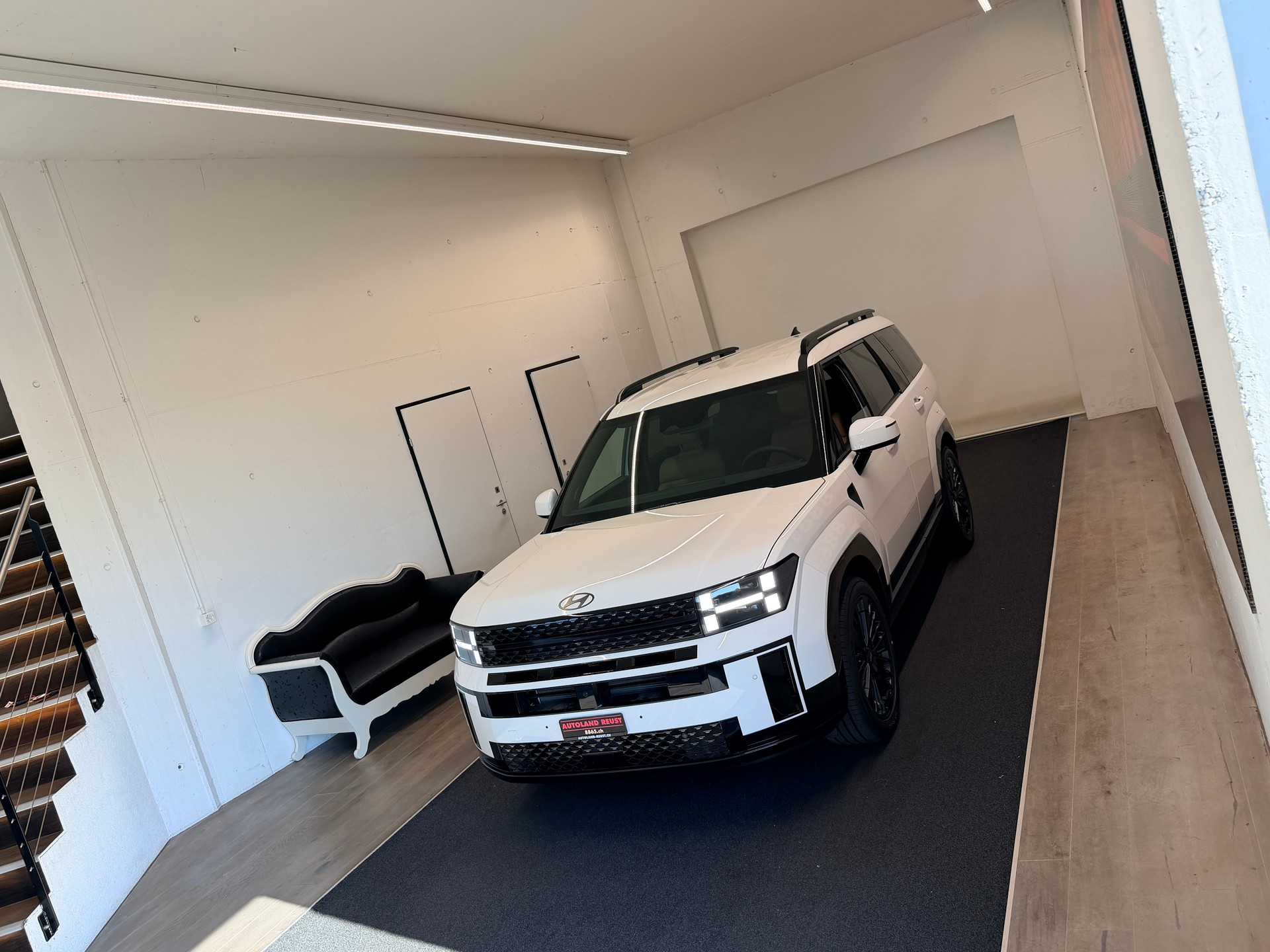 HYUNDAI Santa Fe 1.6 T-GDi PHEV Calligraphy 4WD Automatic-showroom-element-3