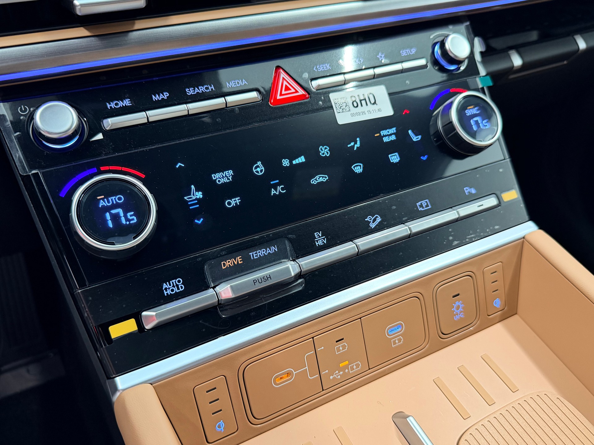 HYUNDAI Santa Fe 1.6 T-GDi PHEV Calligraphy 4WD Automatic-image-24