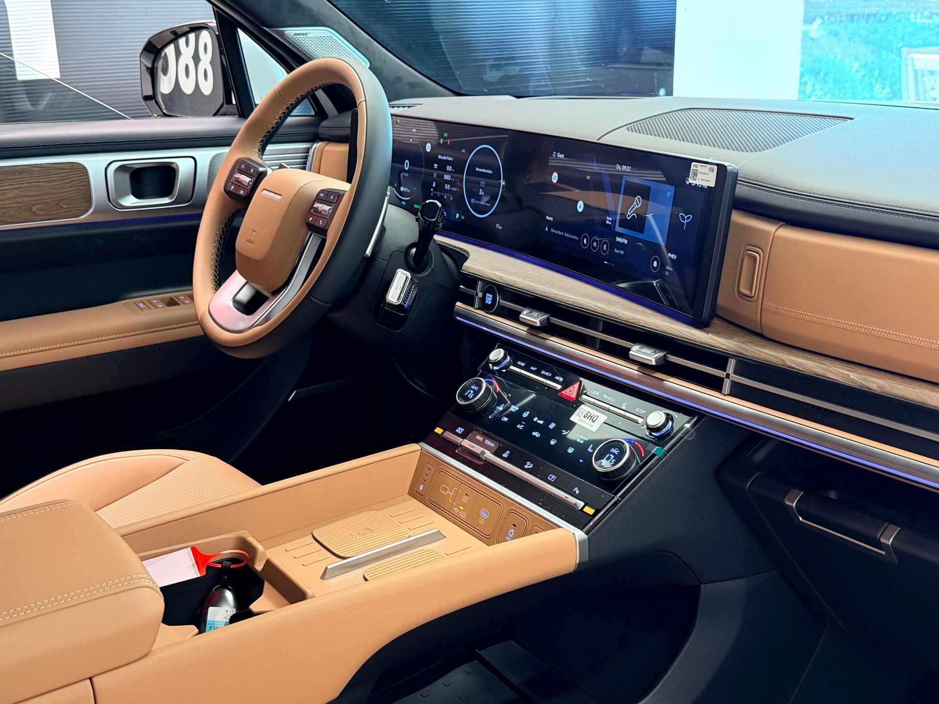 HYUNDAI Santa Fe 1.6 T-GDi PHEV Calligraphy 4WD Automatic-image-19