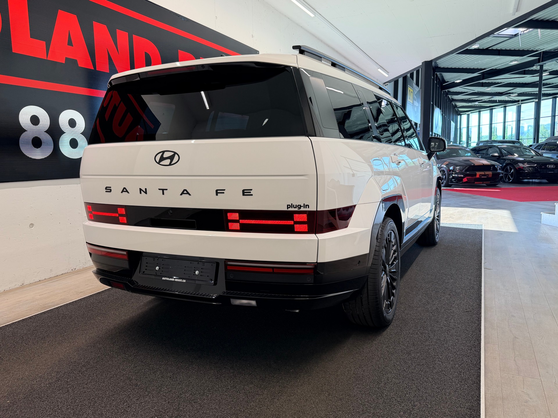 HYUNDAI Santa Fe 1.6 T-GDi PHEV Calligraphy 4WD Automatic-image-6