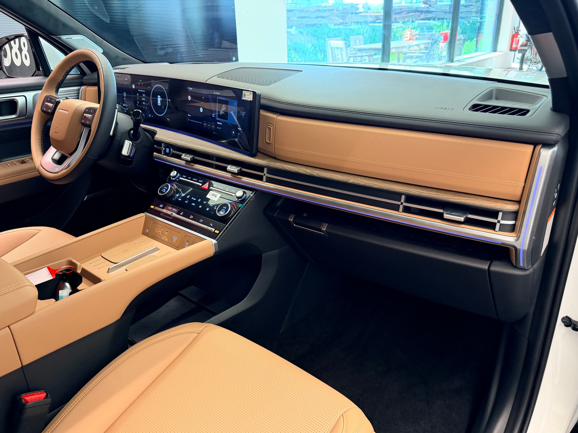 HYUNDAI Santa Fe 1.6 T-GDi PHEV Calligraphy 4WD Automatic-image-18