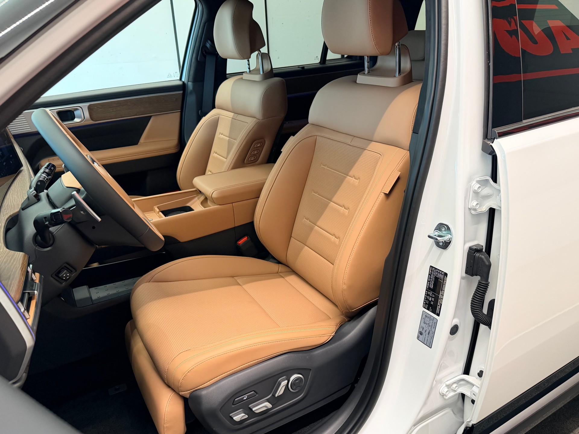 HYUNDAI Santa Fe 1.6 T-GDi PHEV Calligraphy 4WD Automatic-image-14