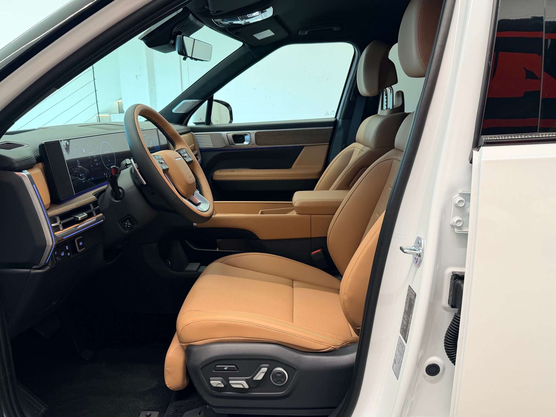 HYUNDAI Santa Fe 1.6 T-GDi PHEV Calligraphy 4WD Automatic-image-13