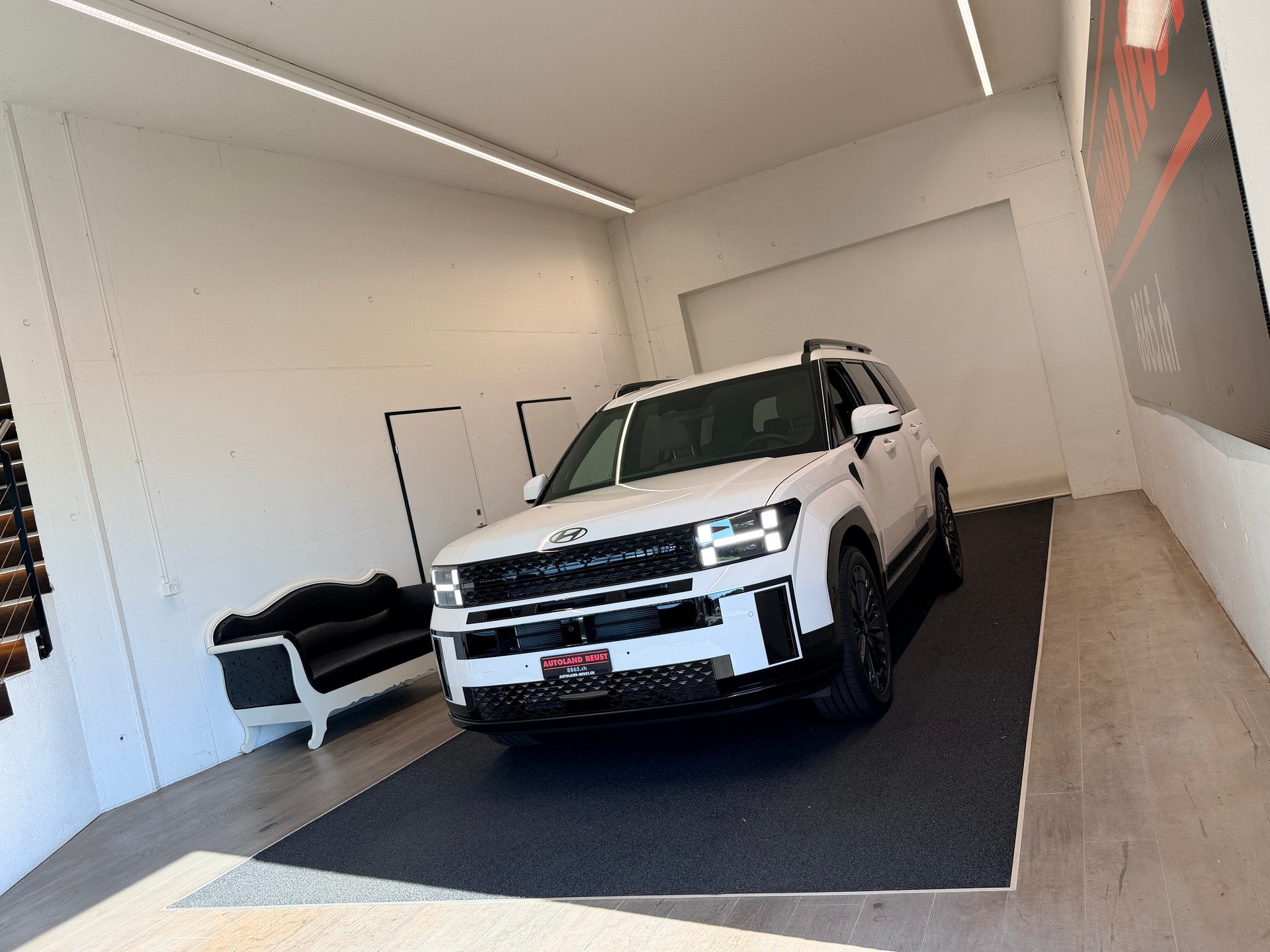 HYUNDAI Santa Fe 1.6 T-GDi PHEV Calligraphy 4WD Automatic-showroom-element-2