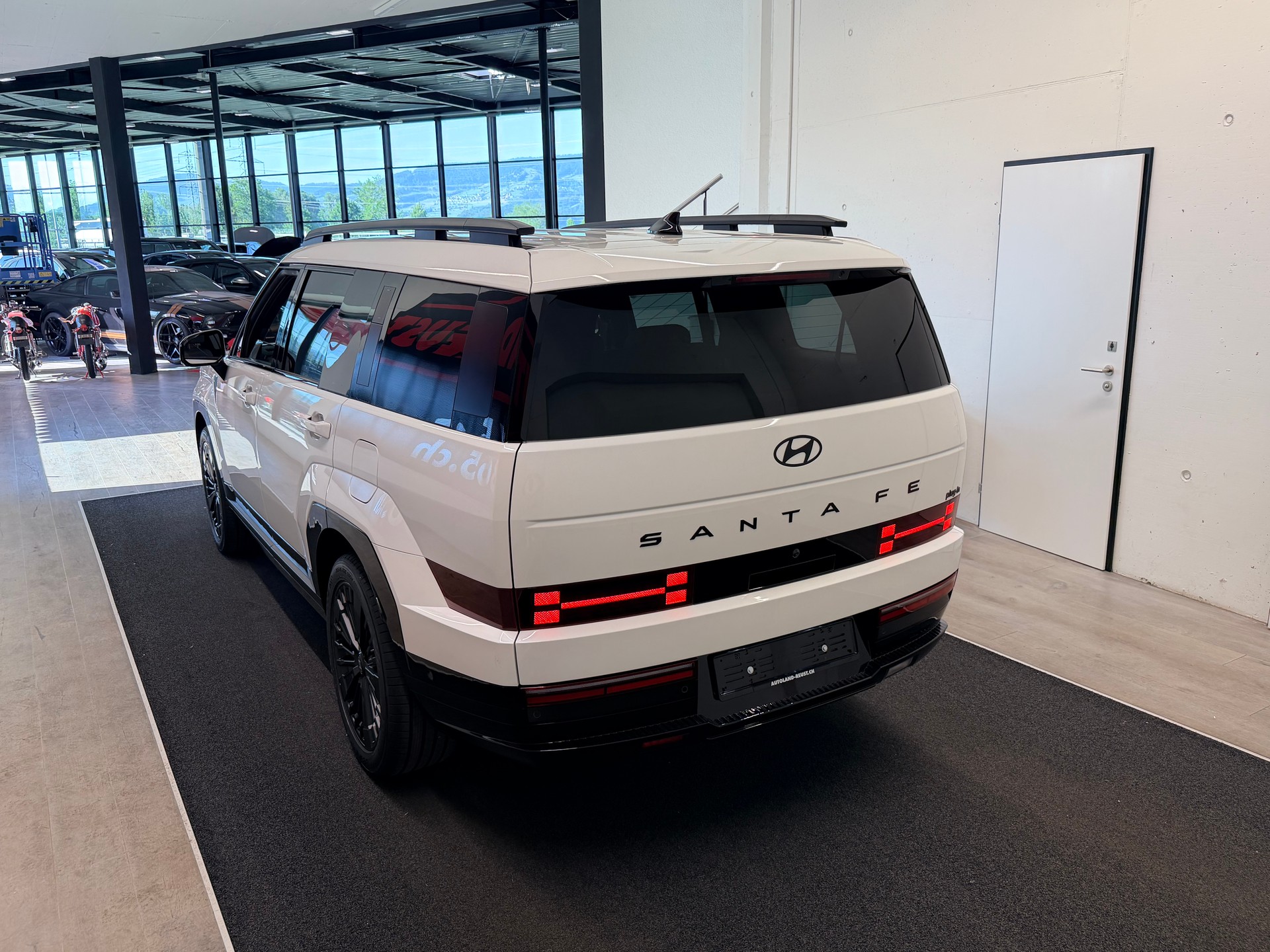 HYUNDAI Santa Fe 1.6 T-GDi PHEV Calligraphy 4WD Automatic-image-8