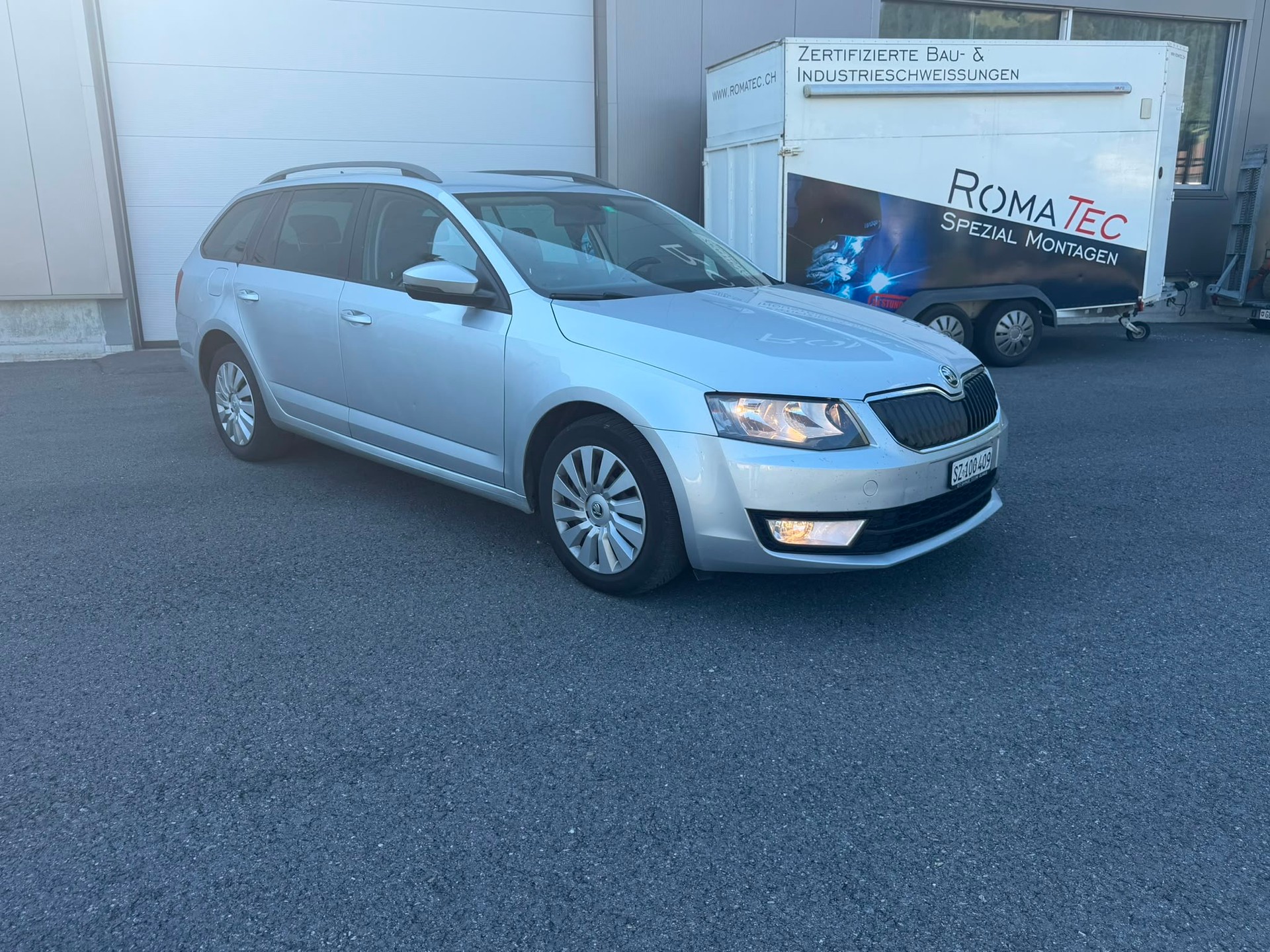 SKODA Octavia Combi 1.6 TDI Swiss Edition DSG-image-1