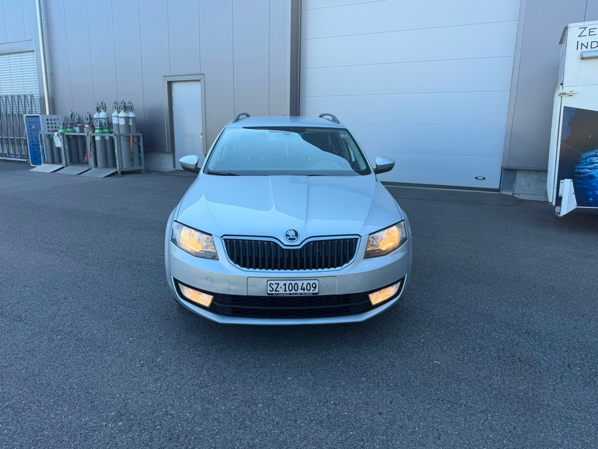 SKODA Octavia Combi 1.6 TDI Swiss Edition DSG-image-0