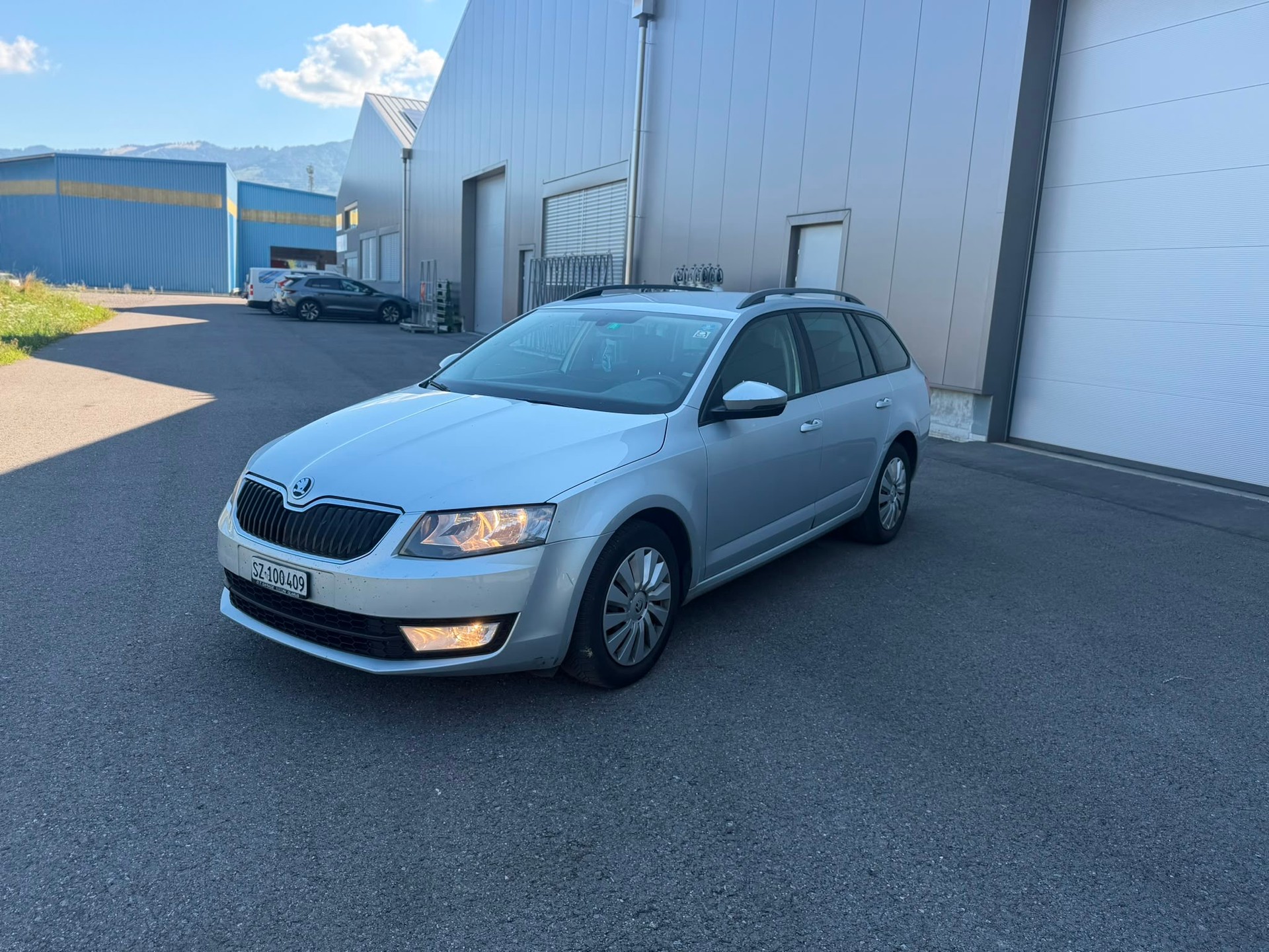 SKODA Octavia Combi 1.6 TDI Swiss Edition DSG-image-2