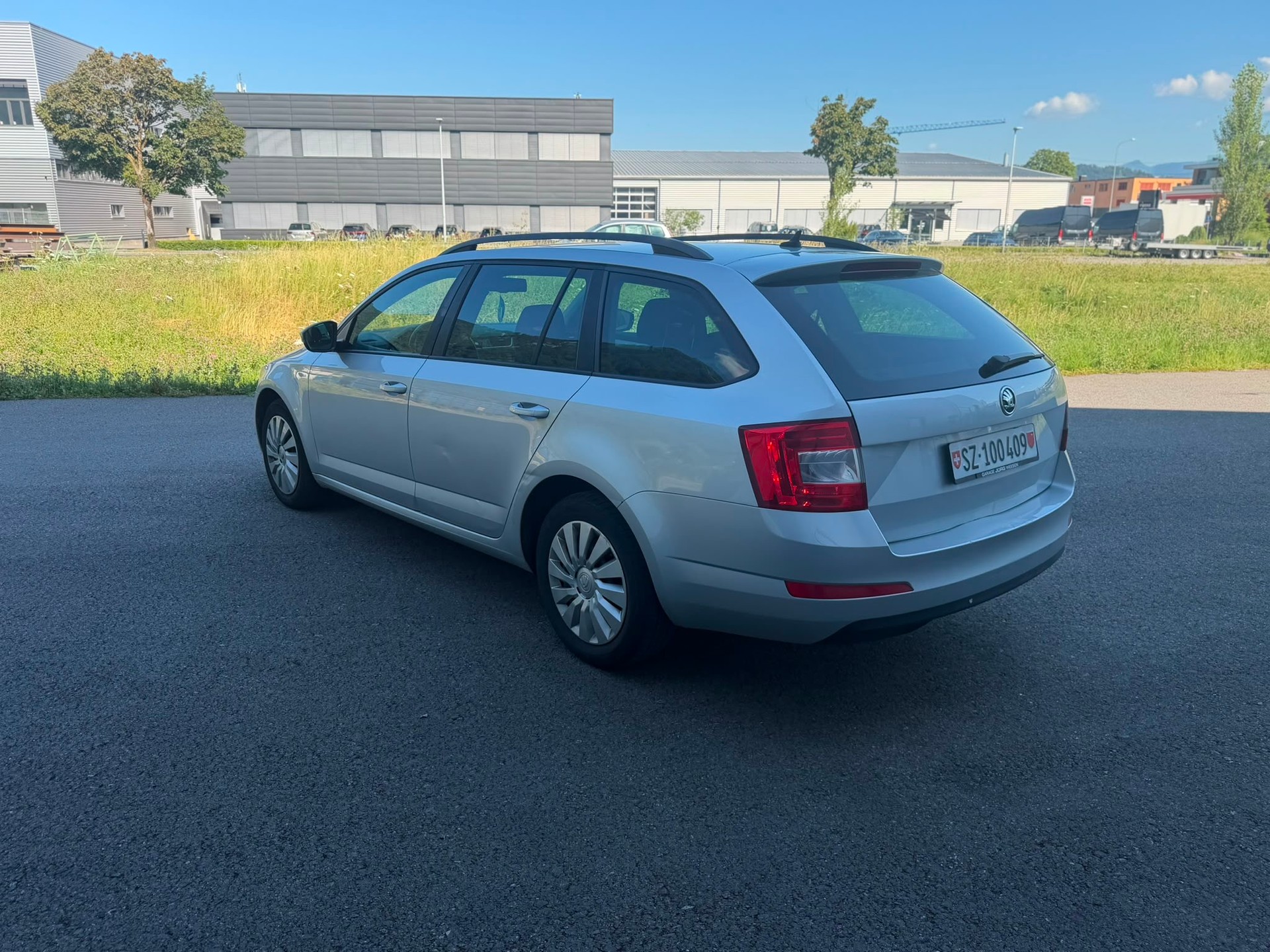 SKODA Octavia Combi 1.6 TDI Swiss Edition DSG-image-3