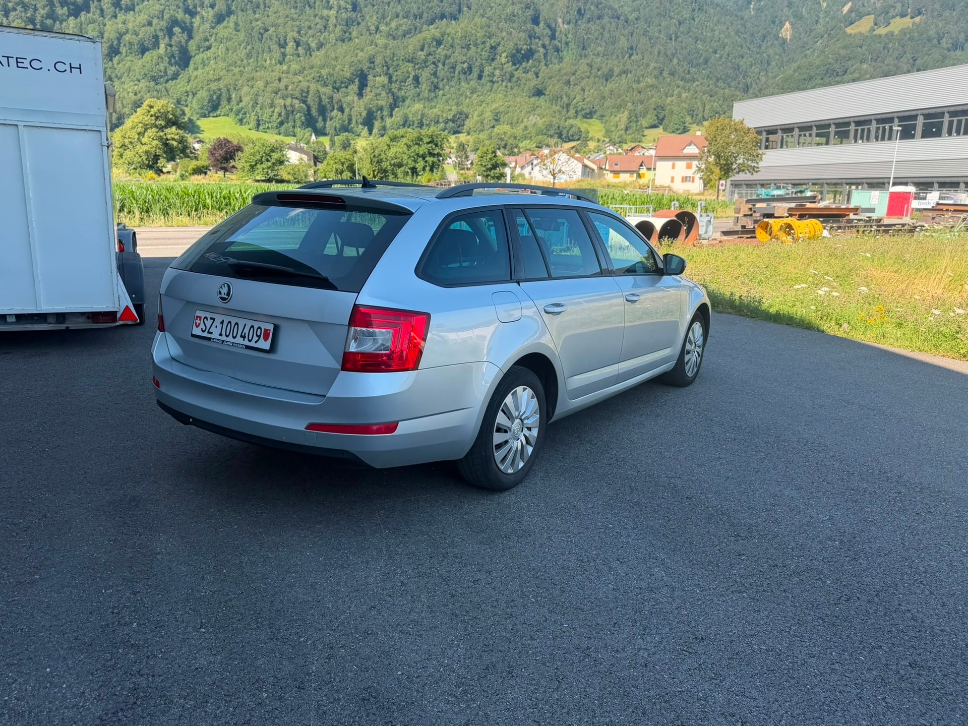 SKODA Octavia Combi 1.6 TDI Swiss Edition DSG-image-4