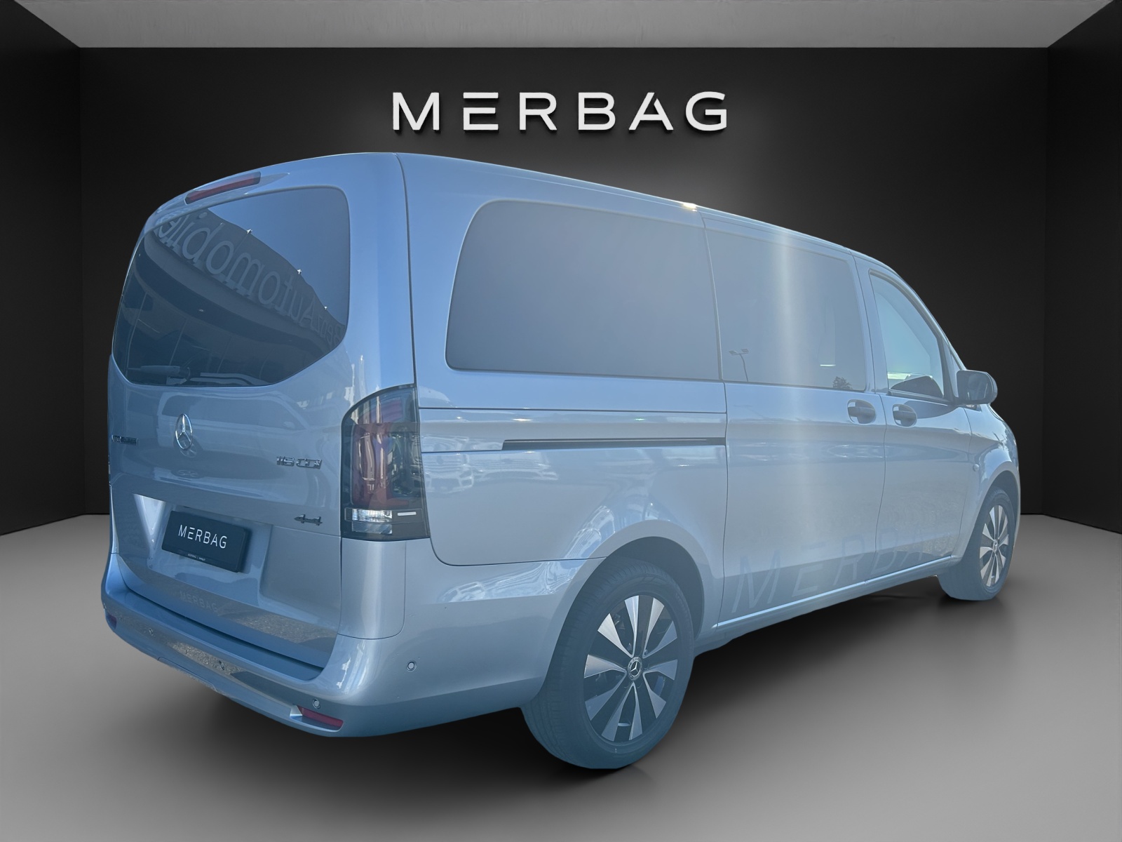 MERCEDES-BENZ Vito 116 CDI Lang Select Tourer 4Matic 9G-Tronic-image-4