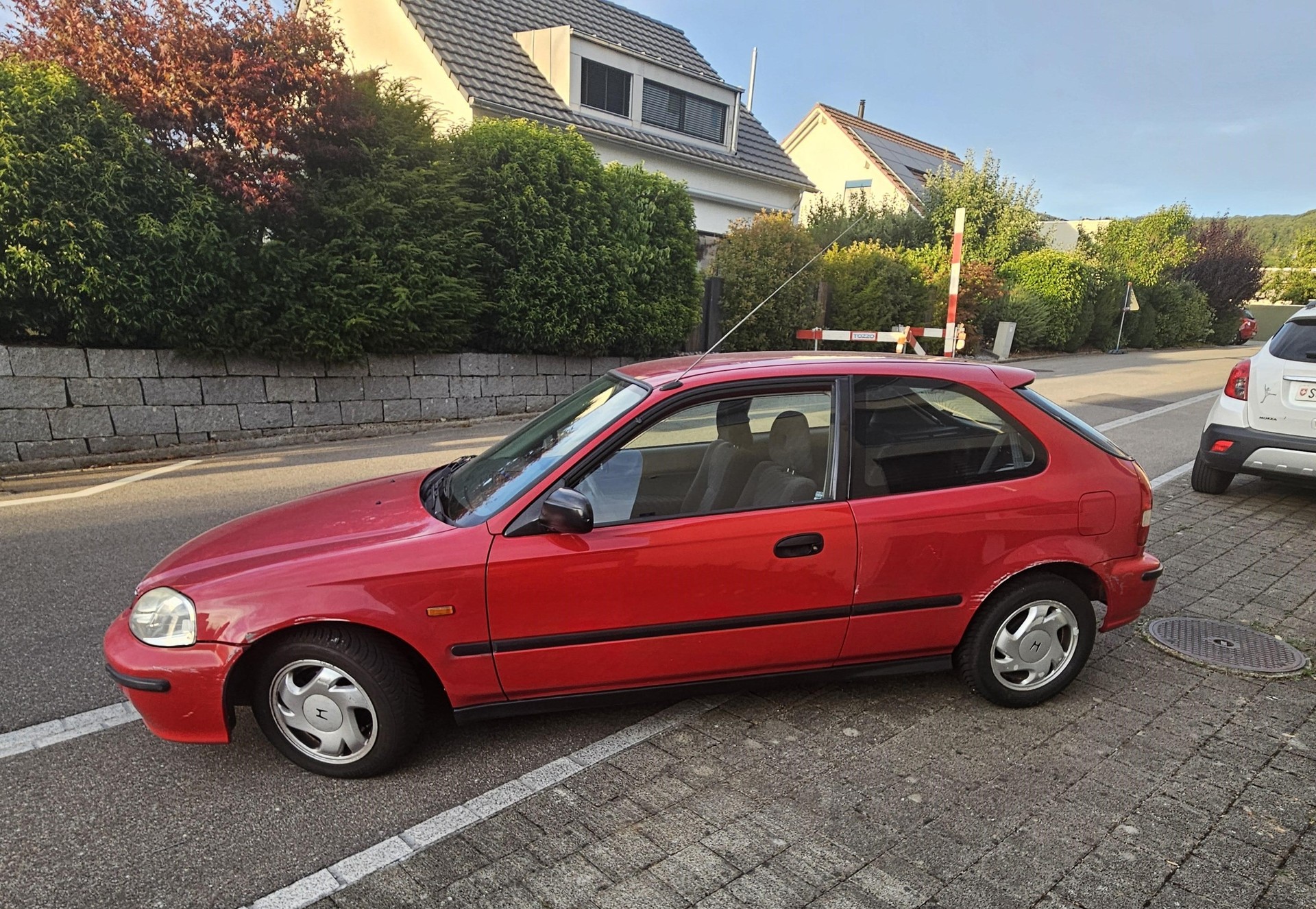 HONDA Civic 1.5i LS VTEC Swiss 2000-image-0