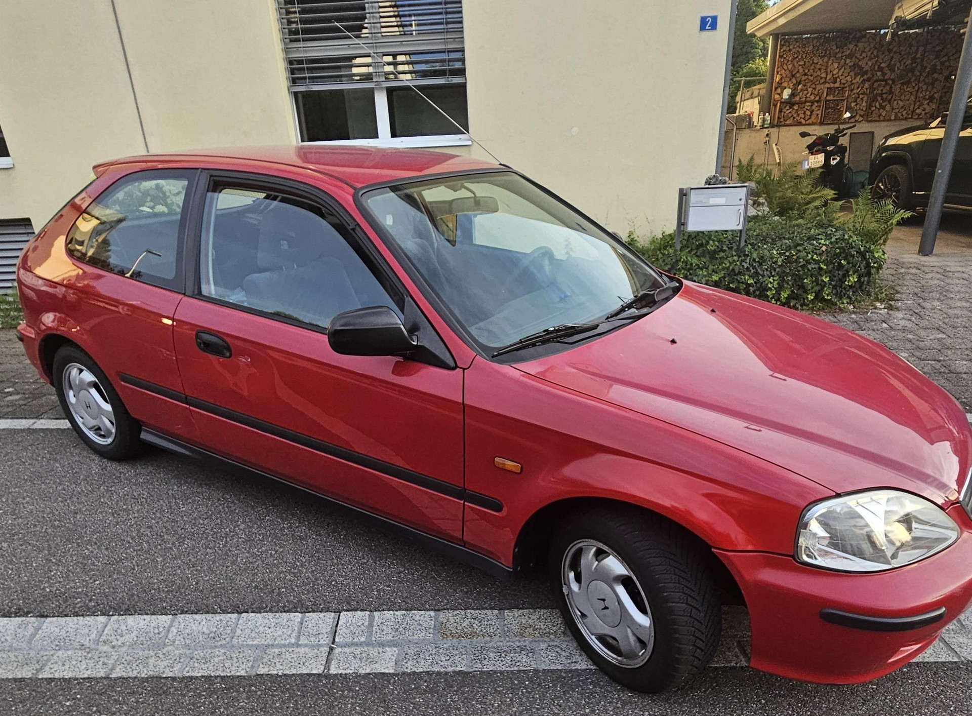 HONDA Civic 1.5i LS VTEC Swiss 2000-image-1