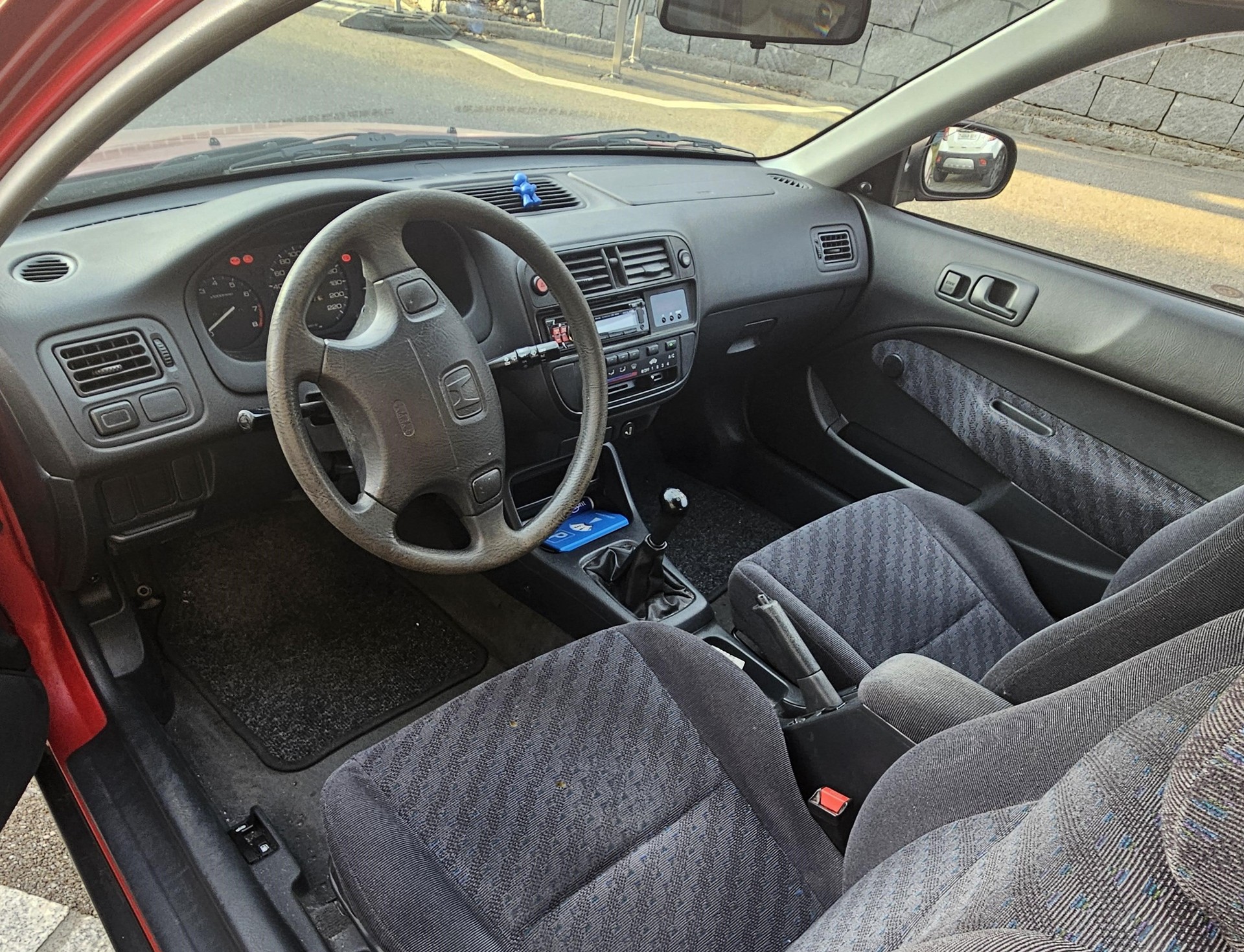 HONDA Civic 1.5i LS VTEC Swiss 2000-image-4