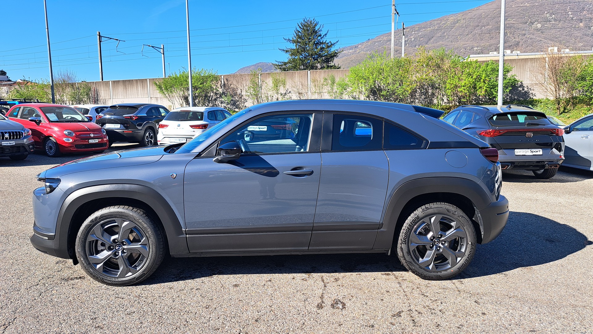MAZDA MX-30 PHEV e-Skyactiv R-EV 170 Exclusive-Line-image-3