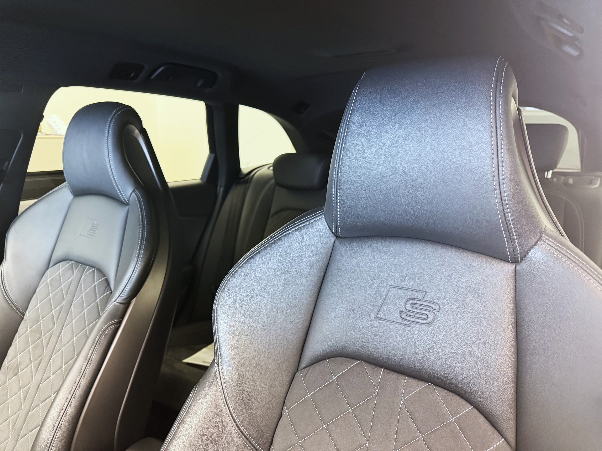 AUDI A4 Avant 40 TDI S line Attraction quattro S-tronic-image-6