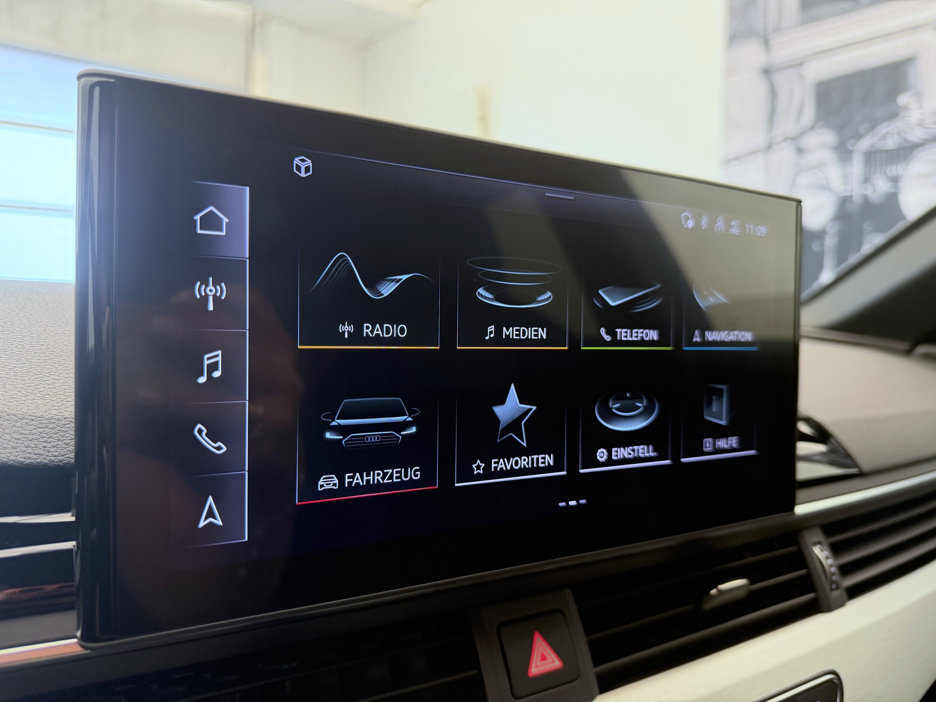 AUDI A4 Avant 40 TDI S line Attraction quattro S-tronic-image-14