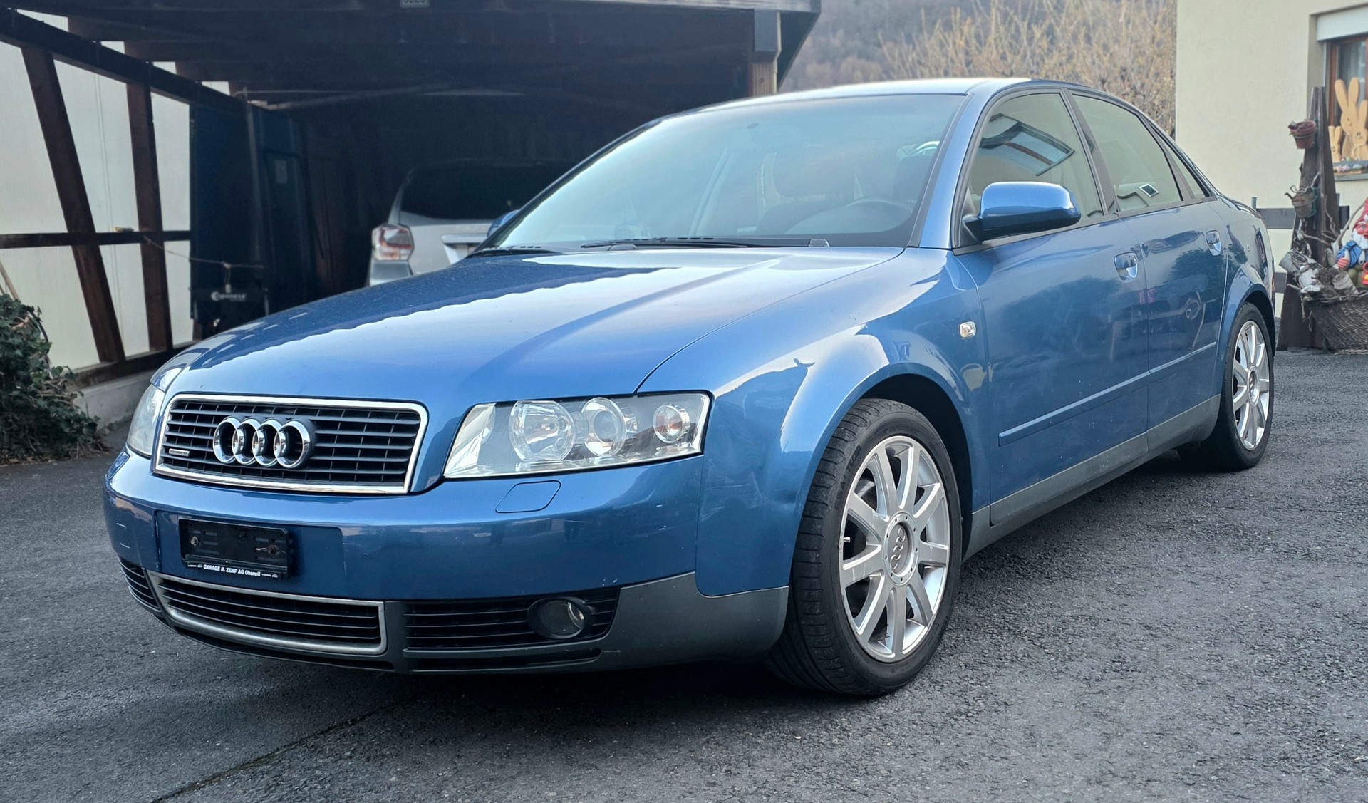 AUDI A4 1.8 T quattro-image-8