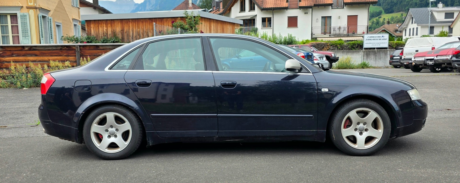 AUDI A4 1.8 T quattro-image-4