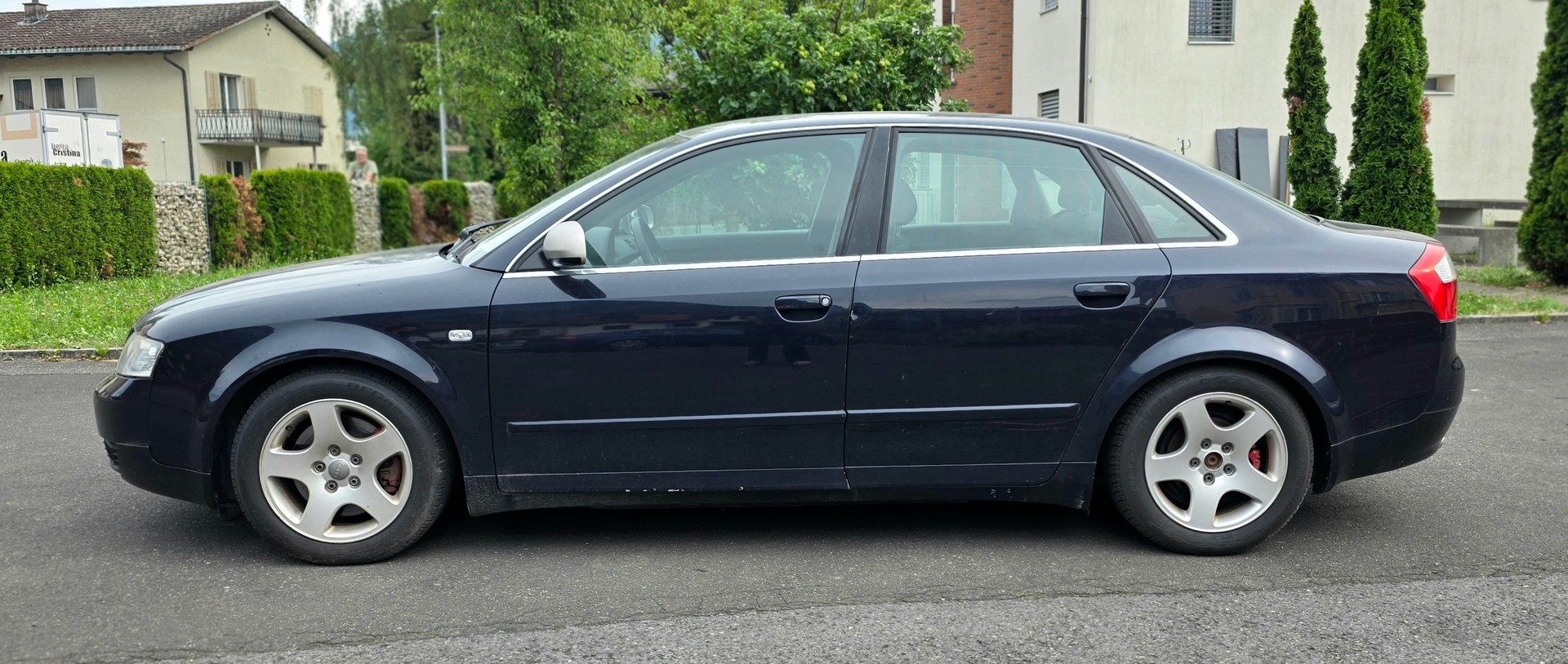 AUDI A4 1.8 T quattro-image-1