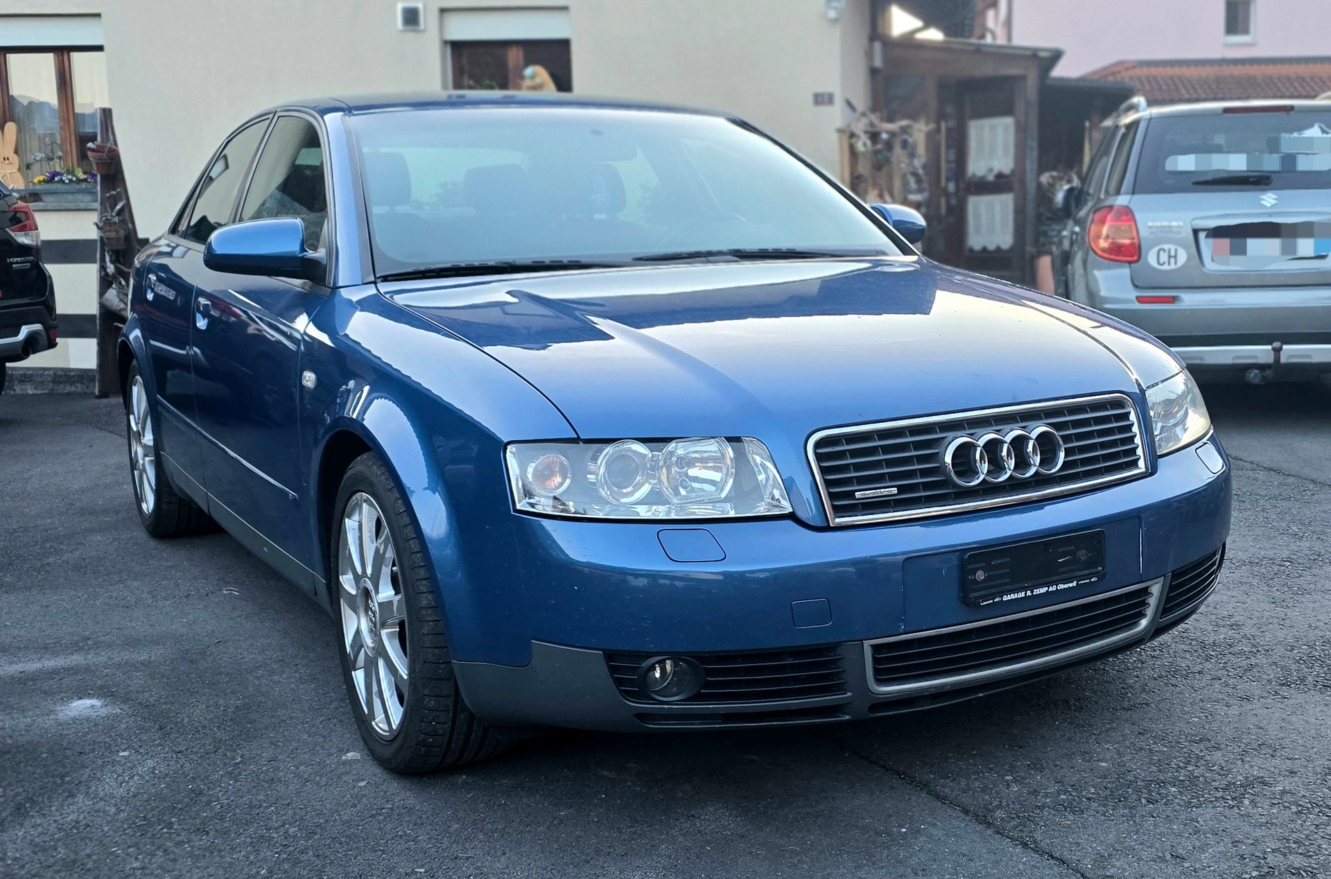 AUDI A4 1.8 T quattro-image-9