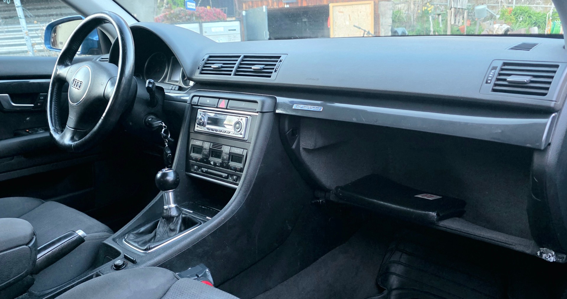 AUDI A4 1.8 T quattro-image-15