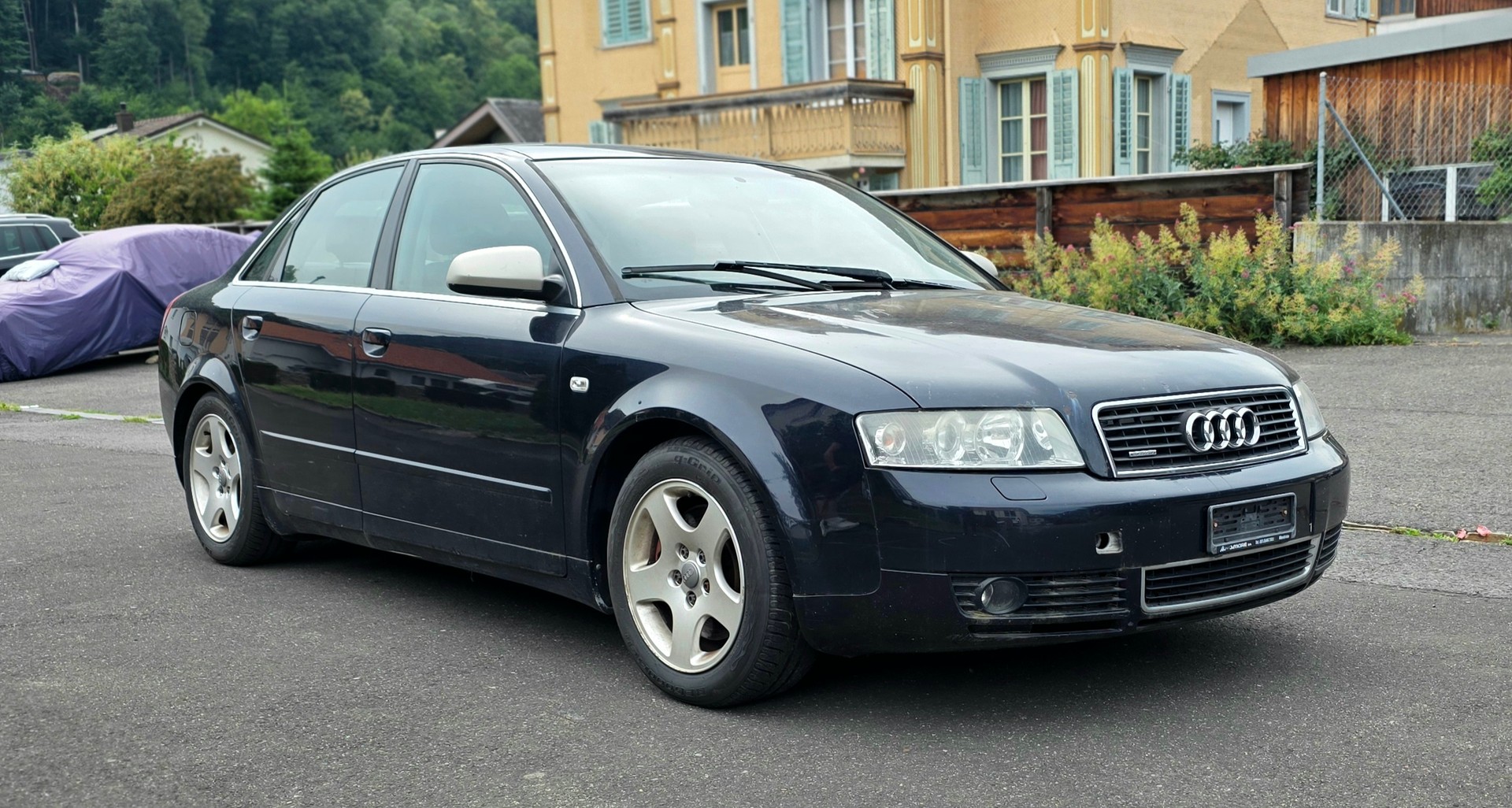 AUDI A4 1.8 T quattro-image-5
