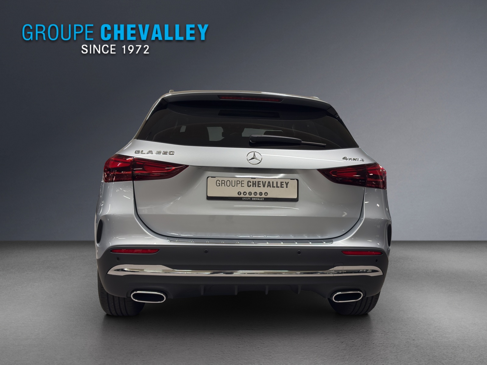 MERCEDES-BENZ GLA 220 4M-image-4