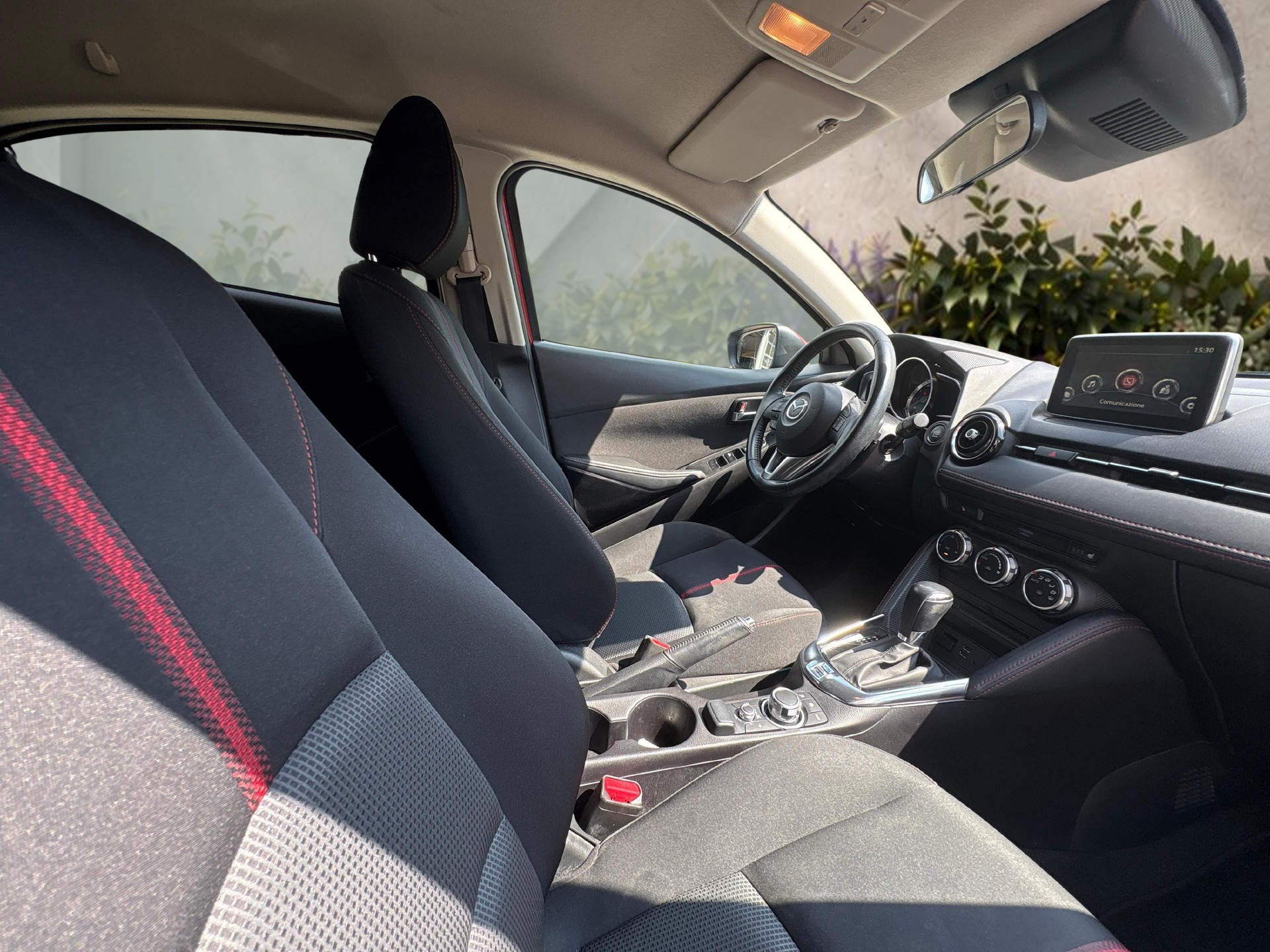 MAZDA 2 1.5 90 Revolution-image-9