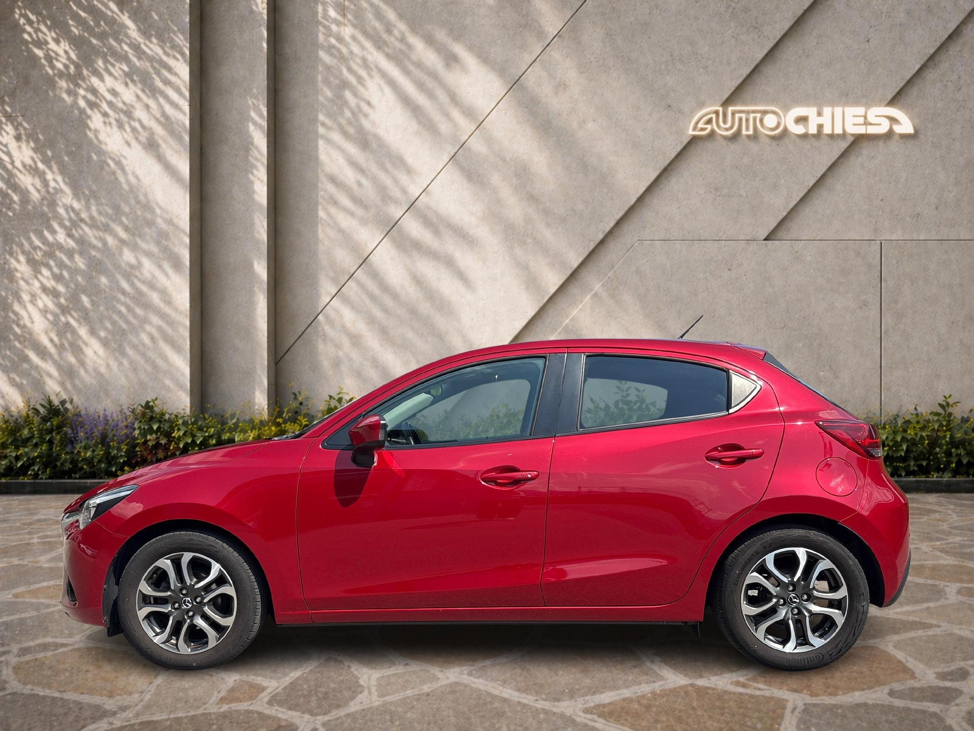 MAZDA 2 1.5 90 Revolution-image-1