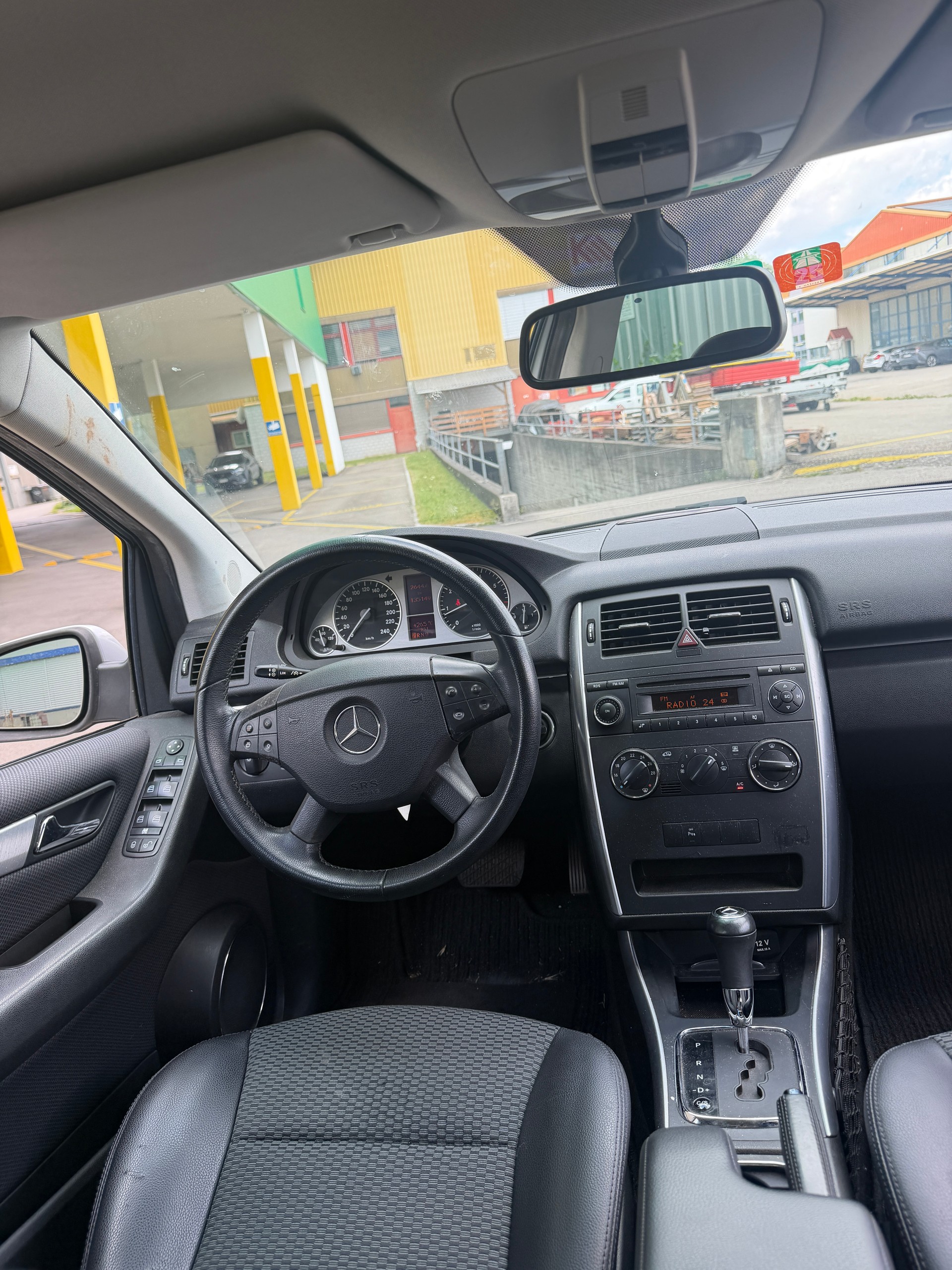 MERCEDES-BENZ B 200 Autotronic-image-9