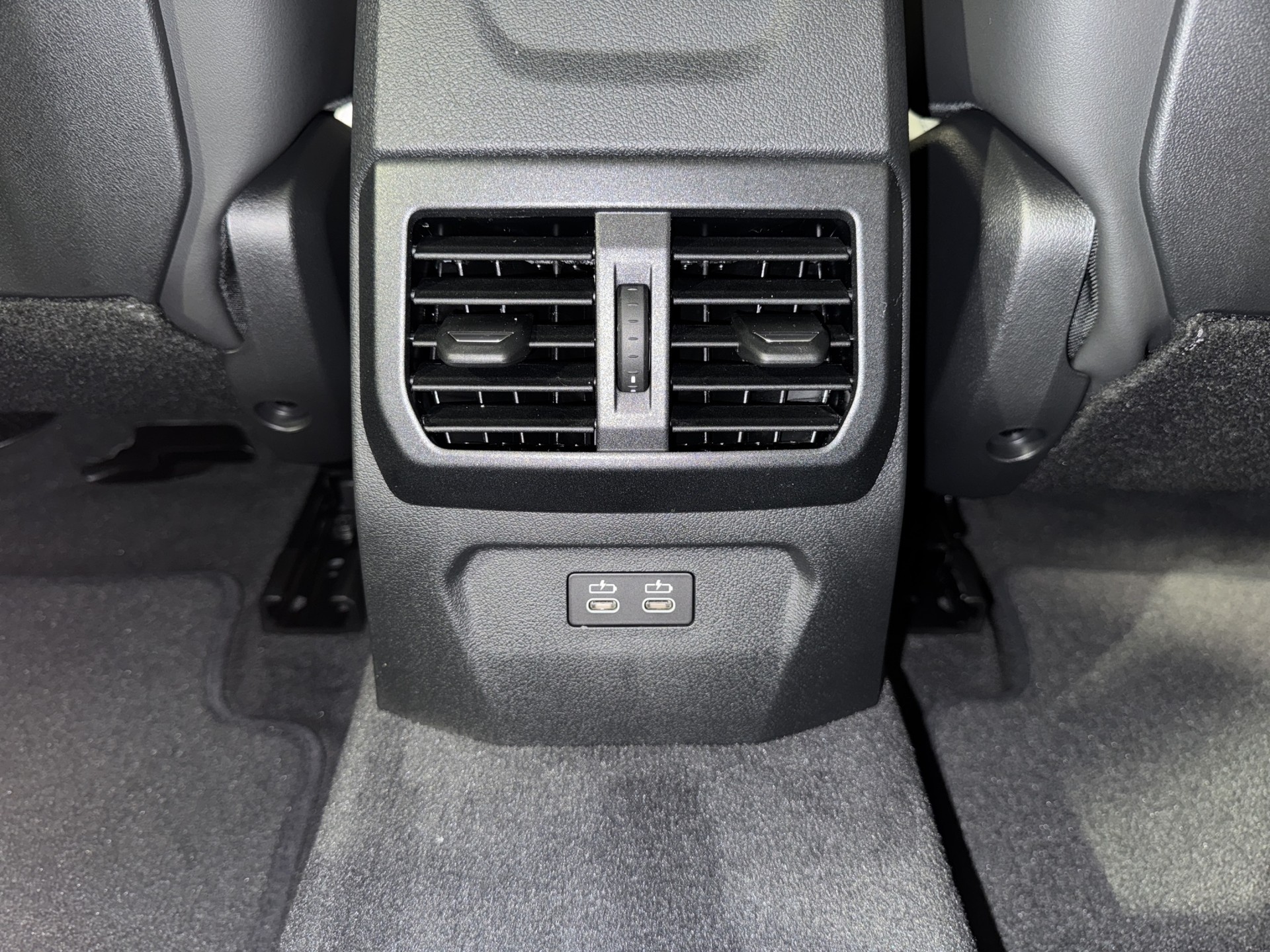 BMW M135i xDrive-image-10