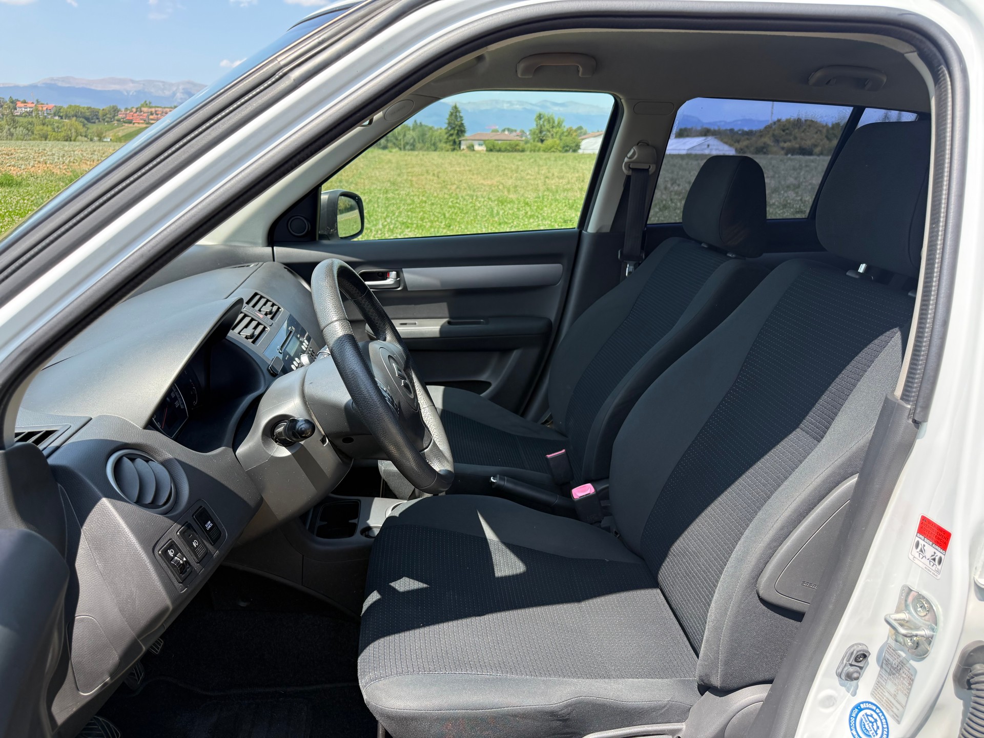 SUZUKI Swift 1.3i 16V GL Top-image-9