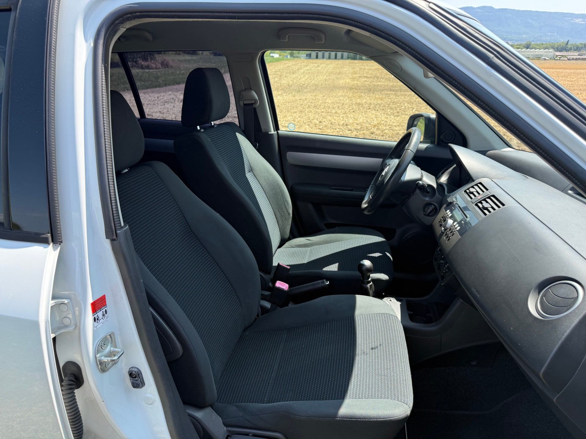 SUZUKI Swift 1.3i 16V GL Top-image-11