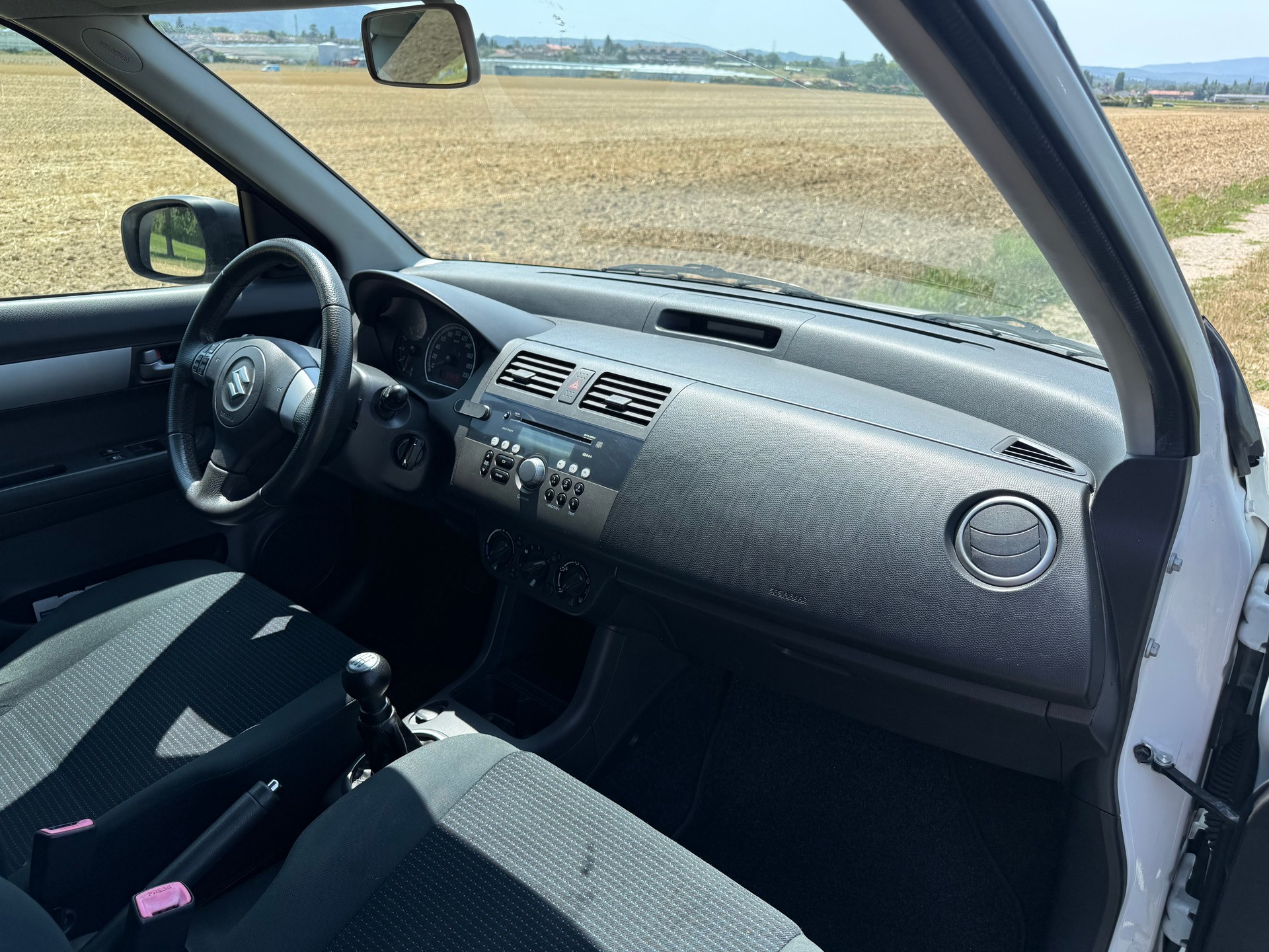 SUZUKI Swift 1.3i 16V GL Top-image-10