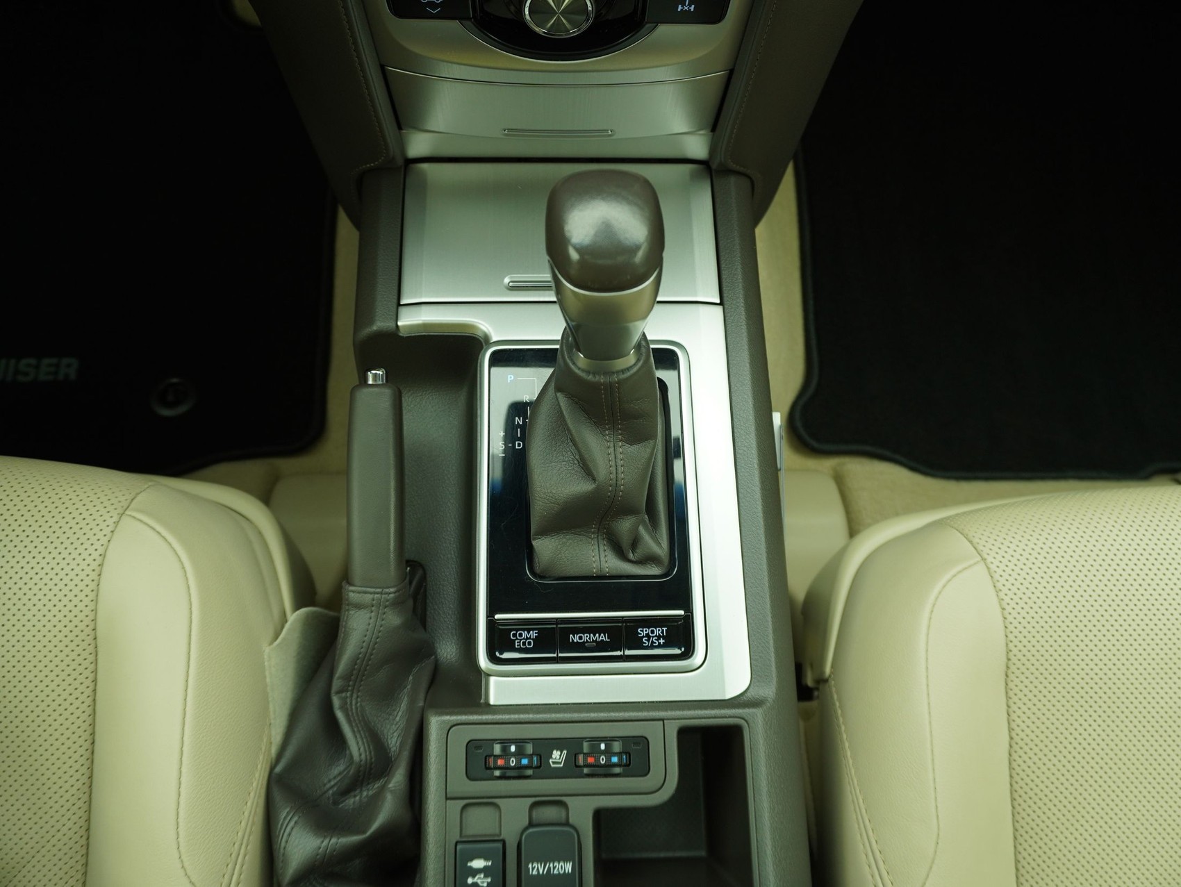 TOYOTA Land Cruiser 2.8 D Premium-image-16