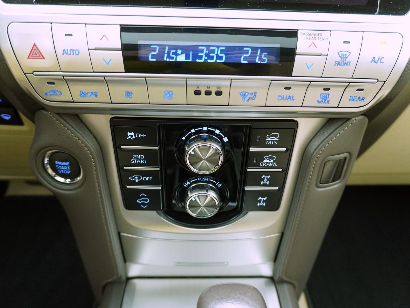 TOYOTA Land Cruiser 2.8 D Premium-image-17