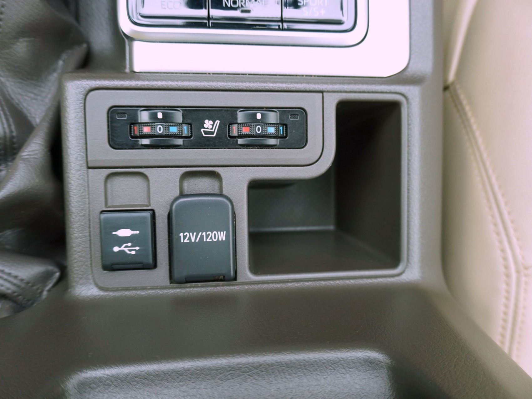 TOYOTA Land Cruiser 2.8 D Premium-image-18