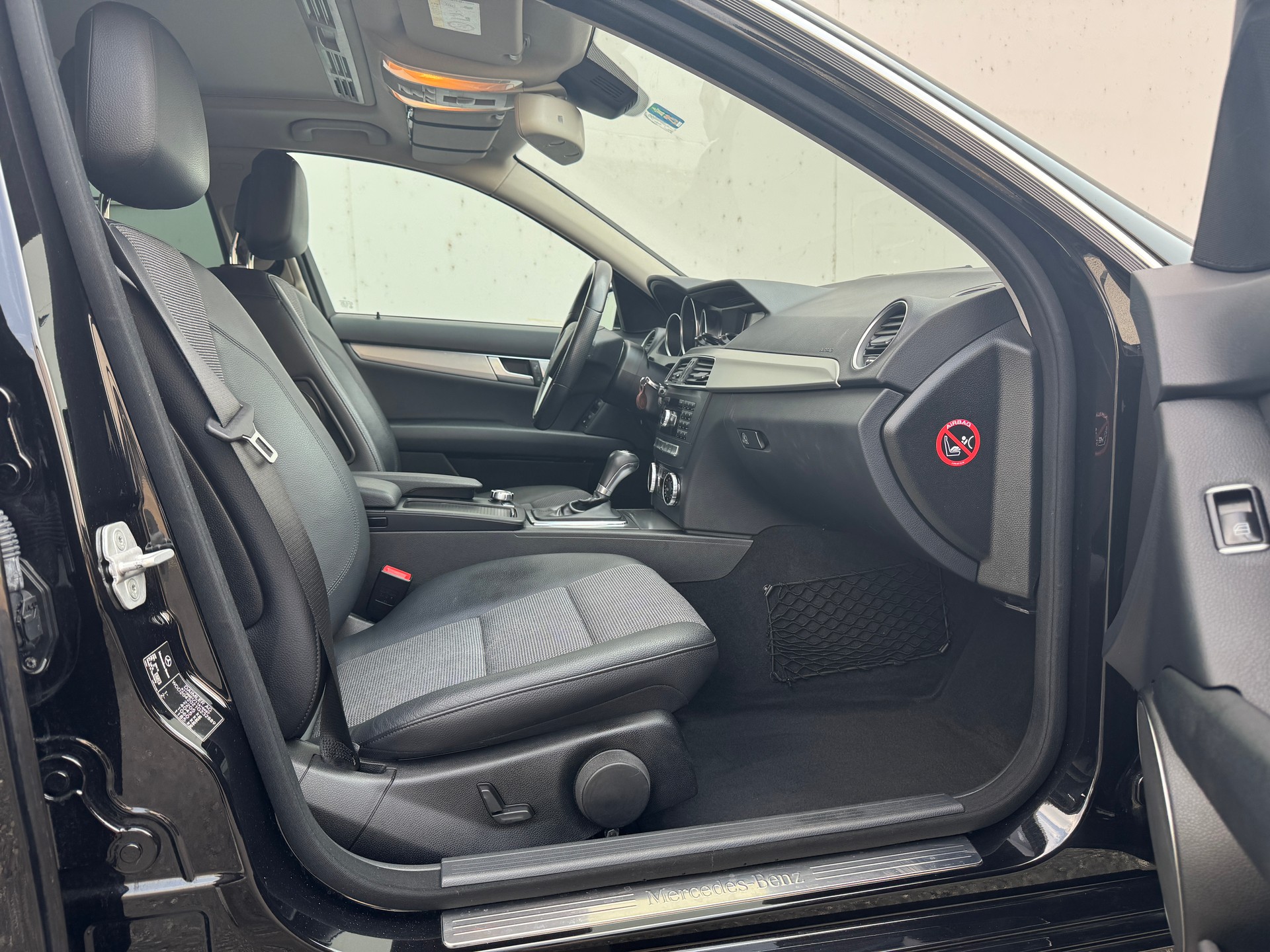 MERCEDES-BENZ C 220 CDI Avantgarde-image-15