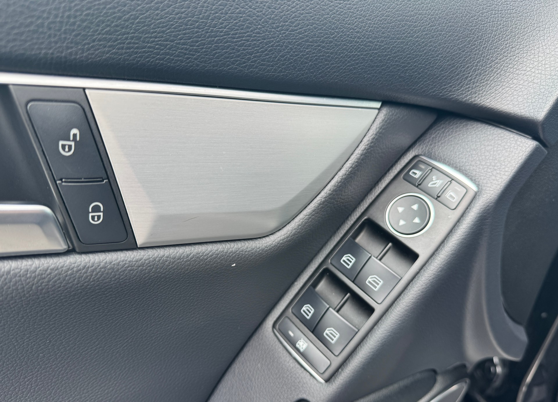 MERCEDES-BENZ C 220 CDI Avantgarde-image-13