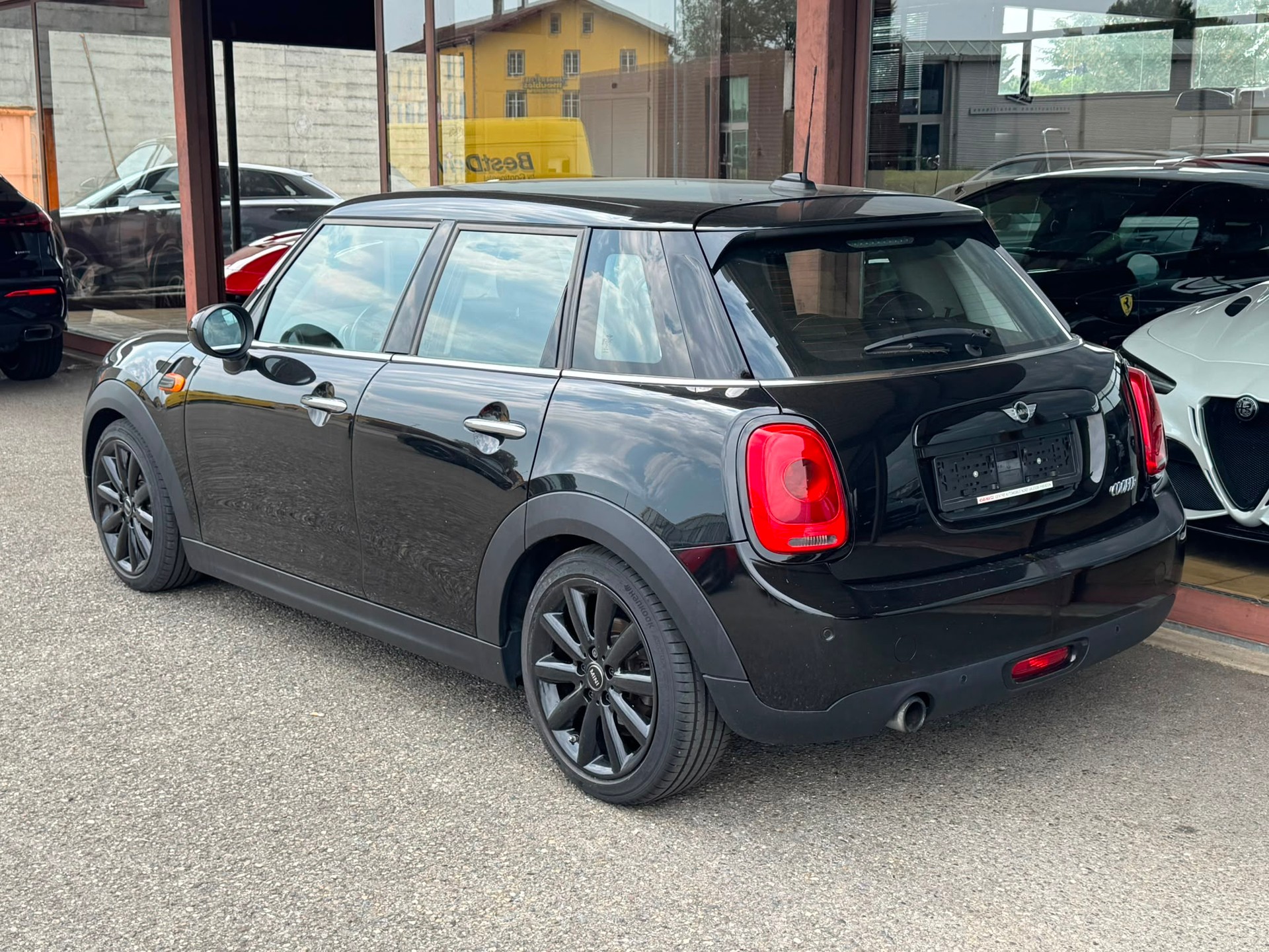 MINI Cooper-image-3