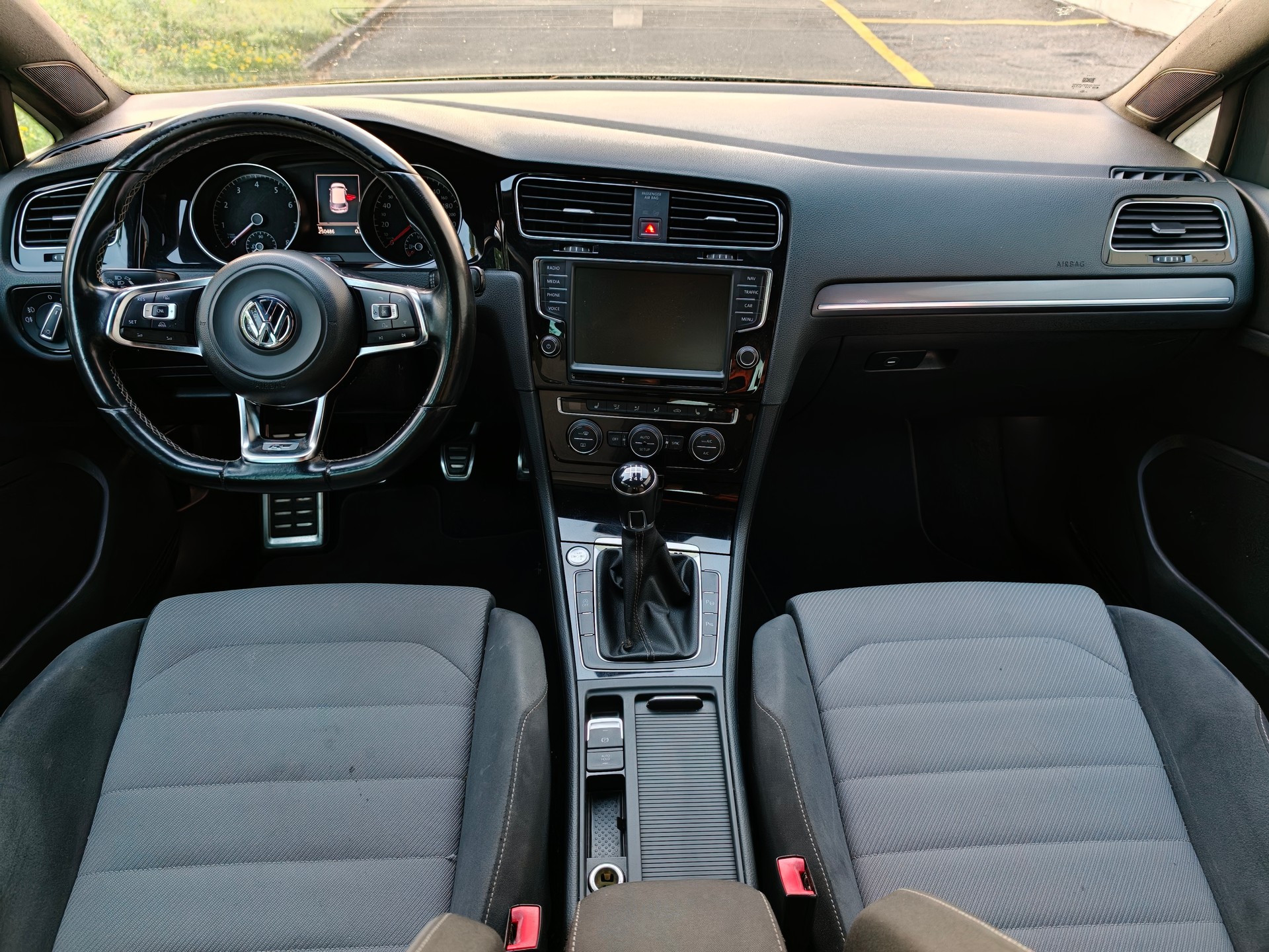 VW Golf 1.4 TSI Cup R-Line-image-6