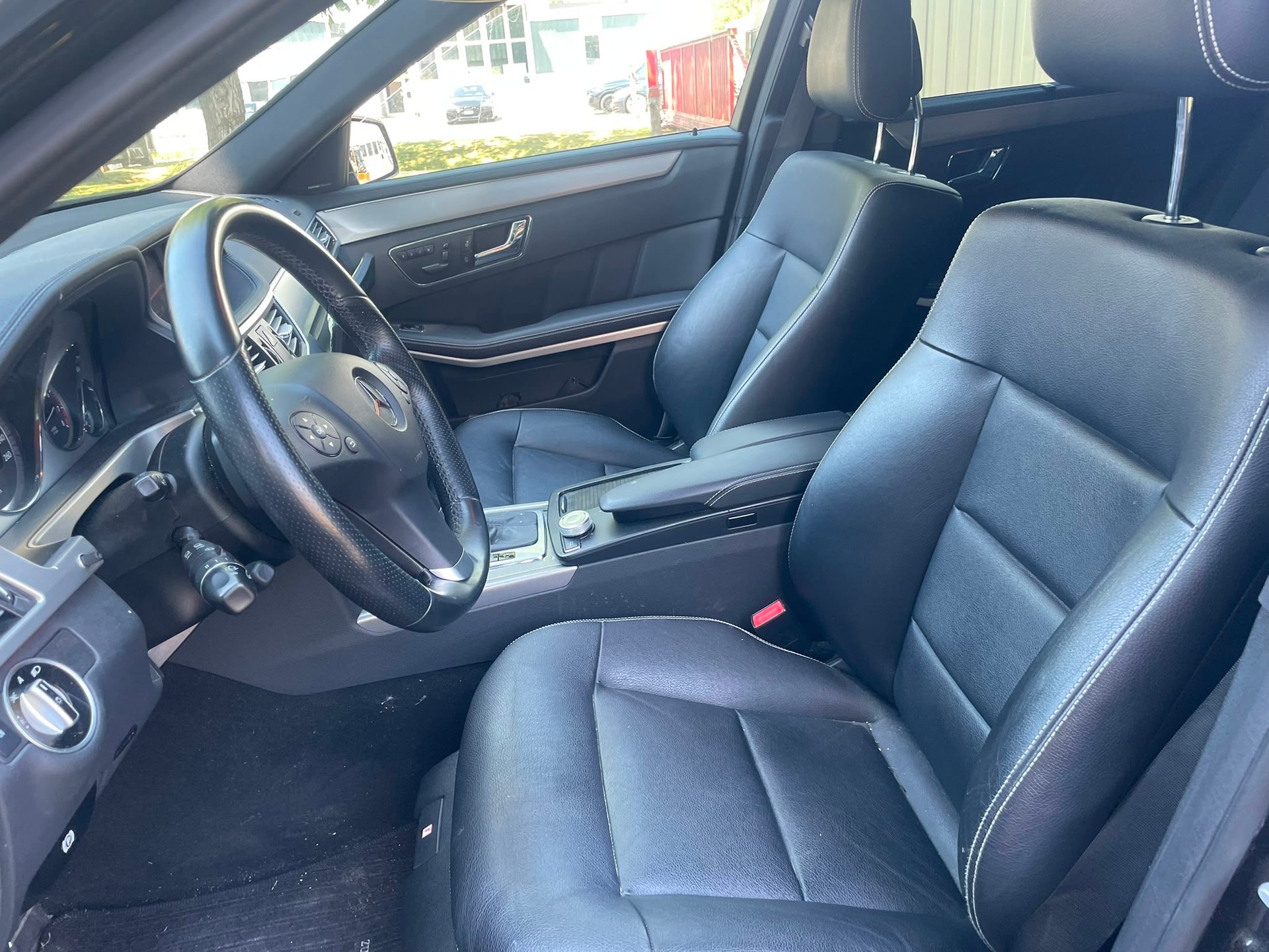 MERCEDES-BENZ E 250 CGI BlueEfficiency Avantgarde Automatic-image-8